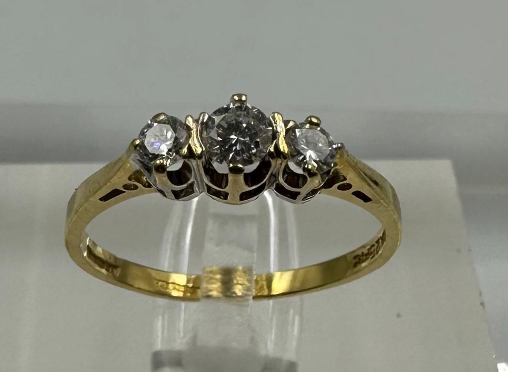 An 18ct three stone diamond ring, approximate size M1/2 - Image 5 of 5