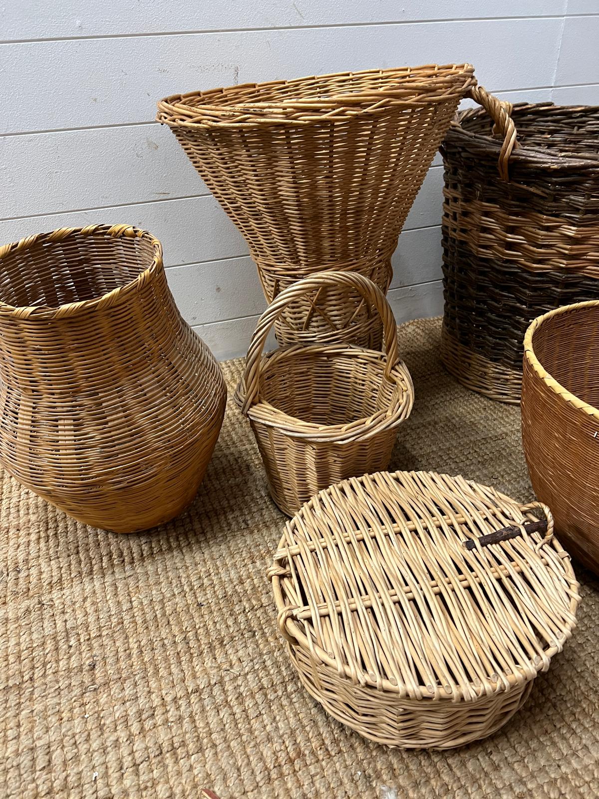 Six wicker baskets of various sizes - Image 4 of 4