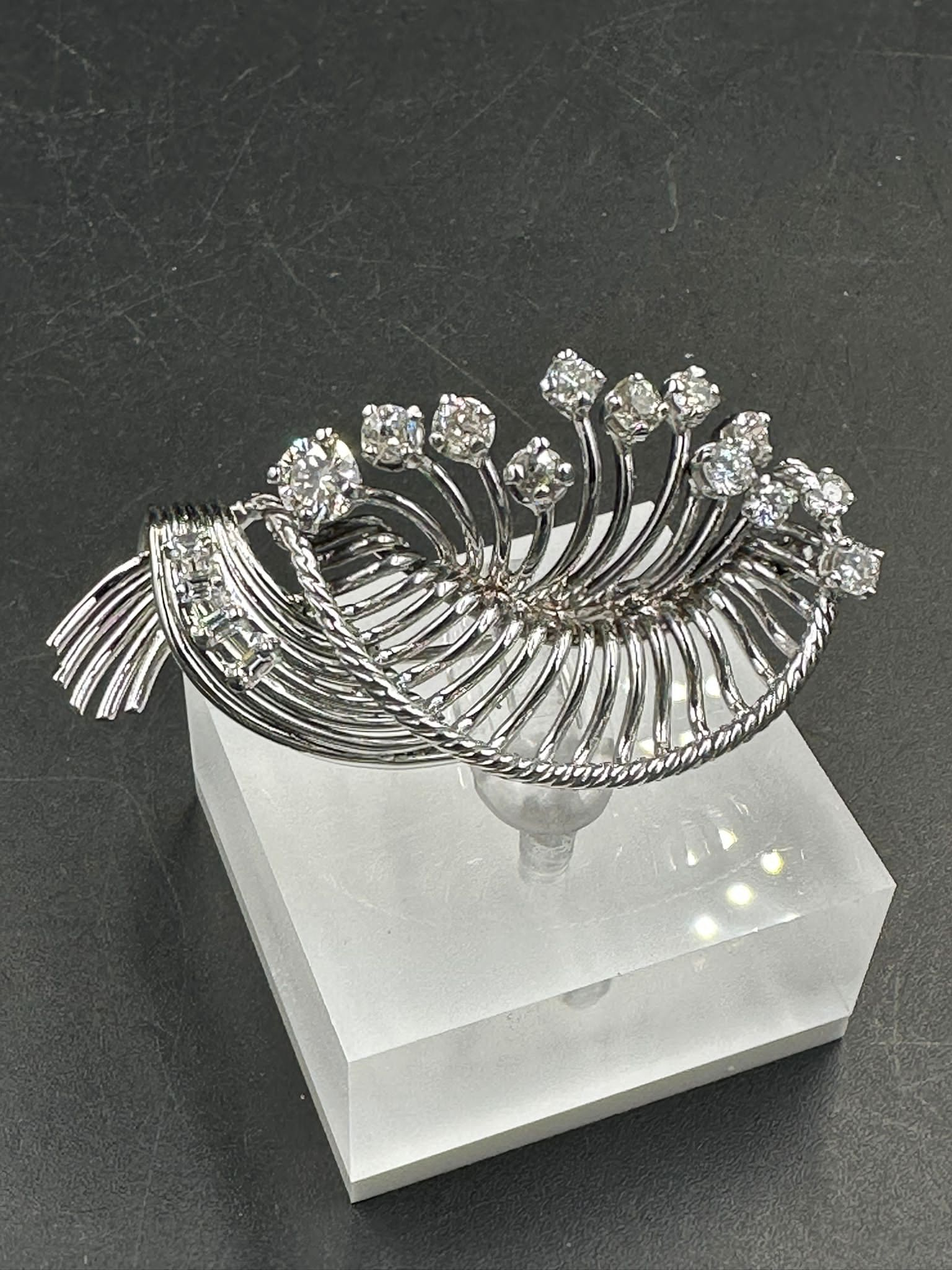 A white gold diamond spray brooch with a beautiful array of quality diamonds. - Image 3 of 5