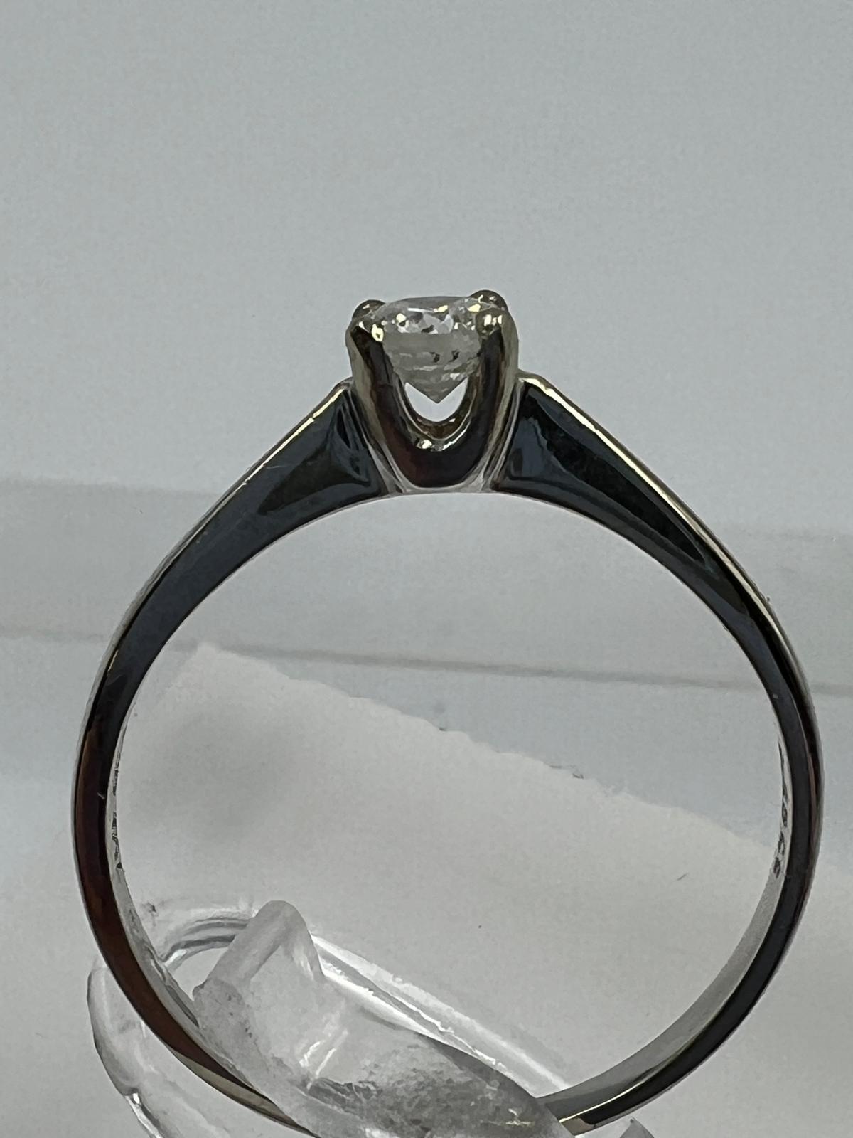An 18ct white gold diamond ring, approximate size N - Image 7 of 7