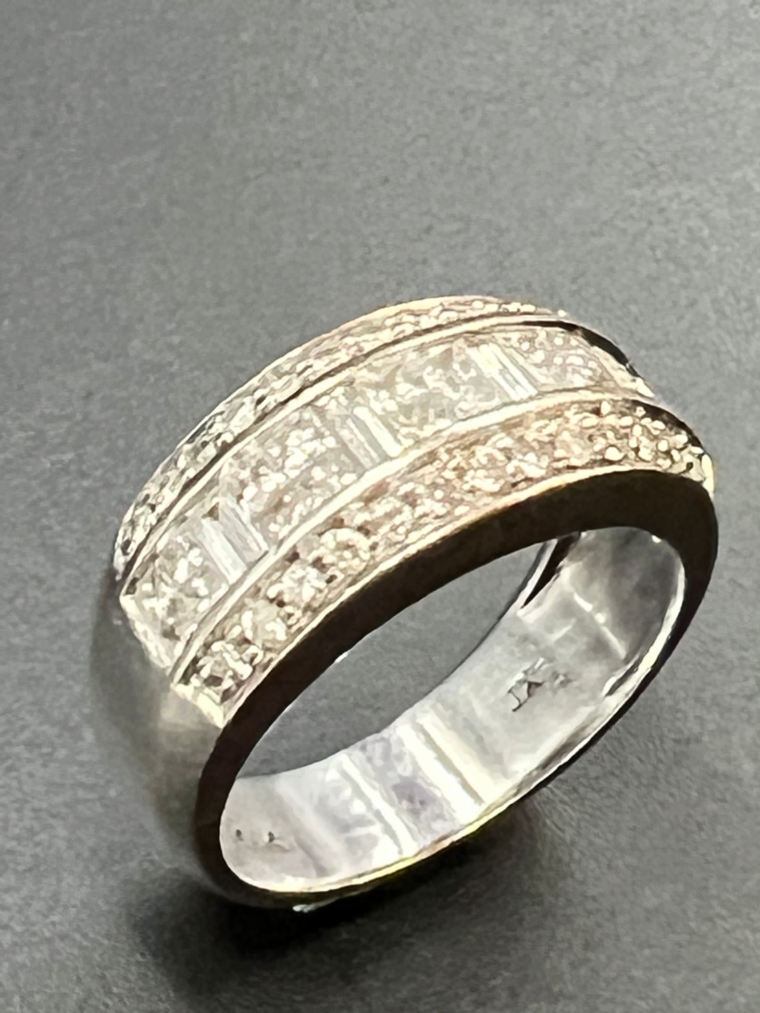 A 14ct white gold ring set with approximately 46 diamonds. Size N - Image 5 of 9