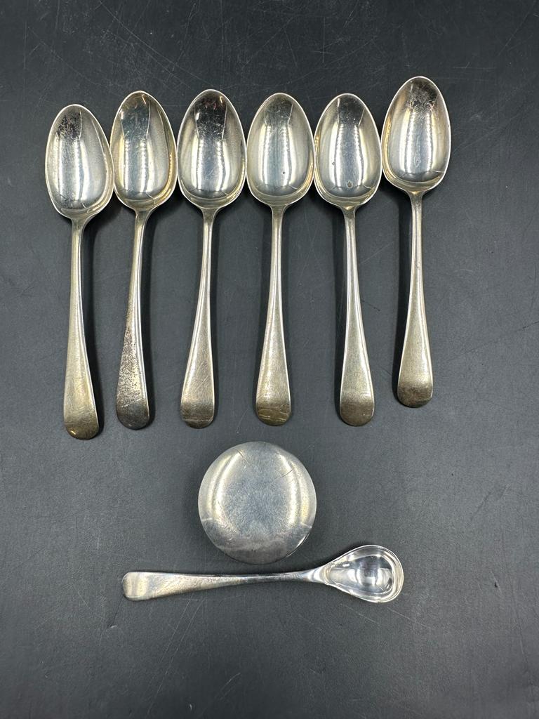 A small selection of silver items to include teaspoons, approximate total weight 65g.
