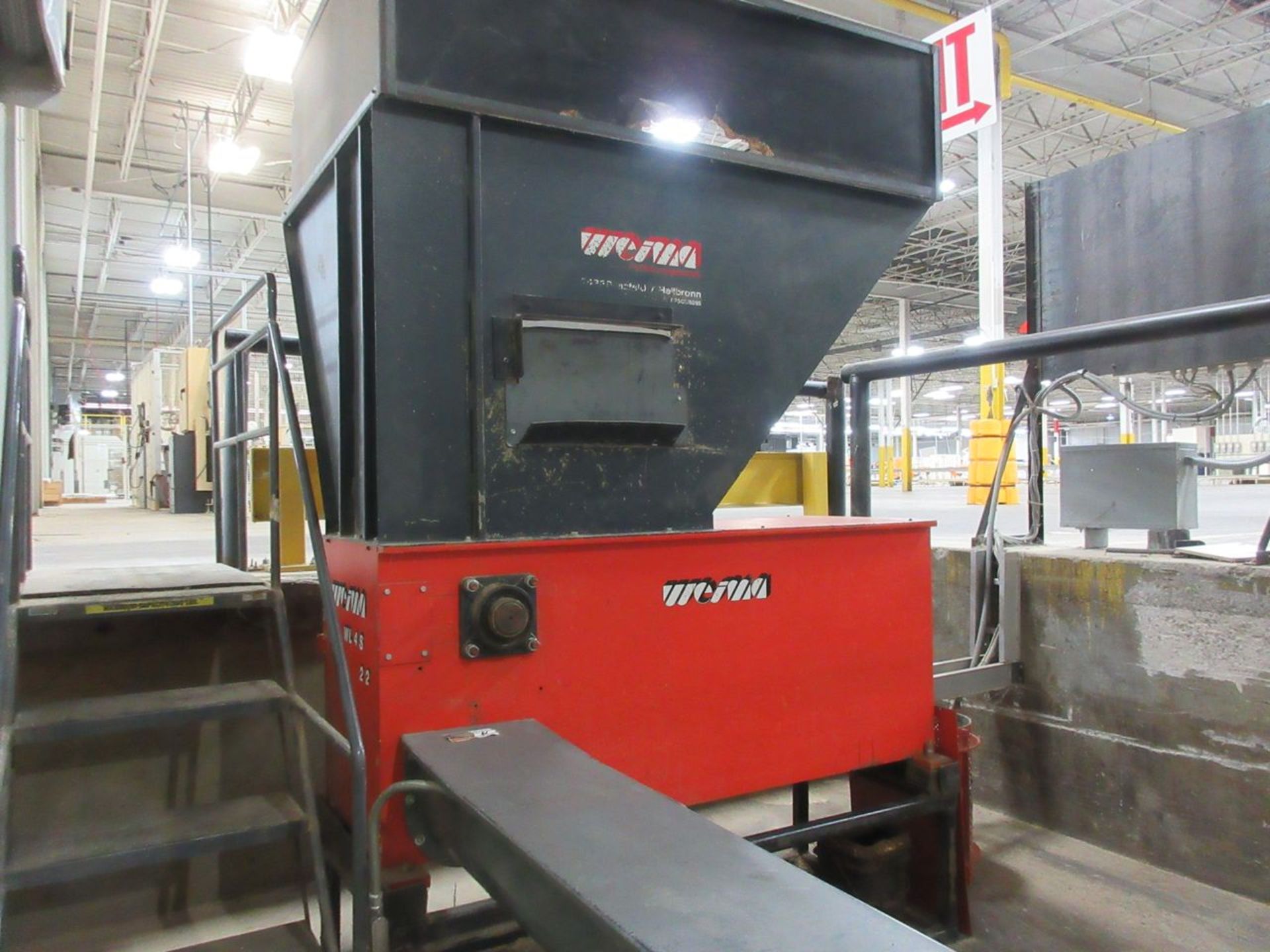 Weima Model WL 4 S Wood Scrap Grinder, S/N: 500-3925 (1998); with 22-Kw Motor, Infeed Chute, 10 - Image 2 of 9