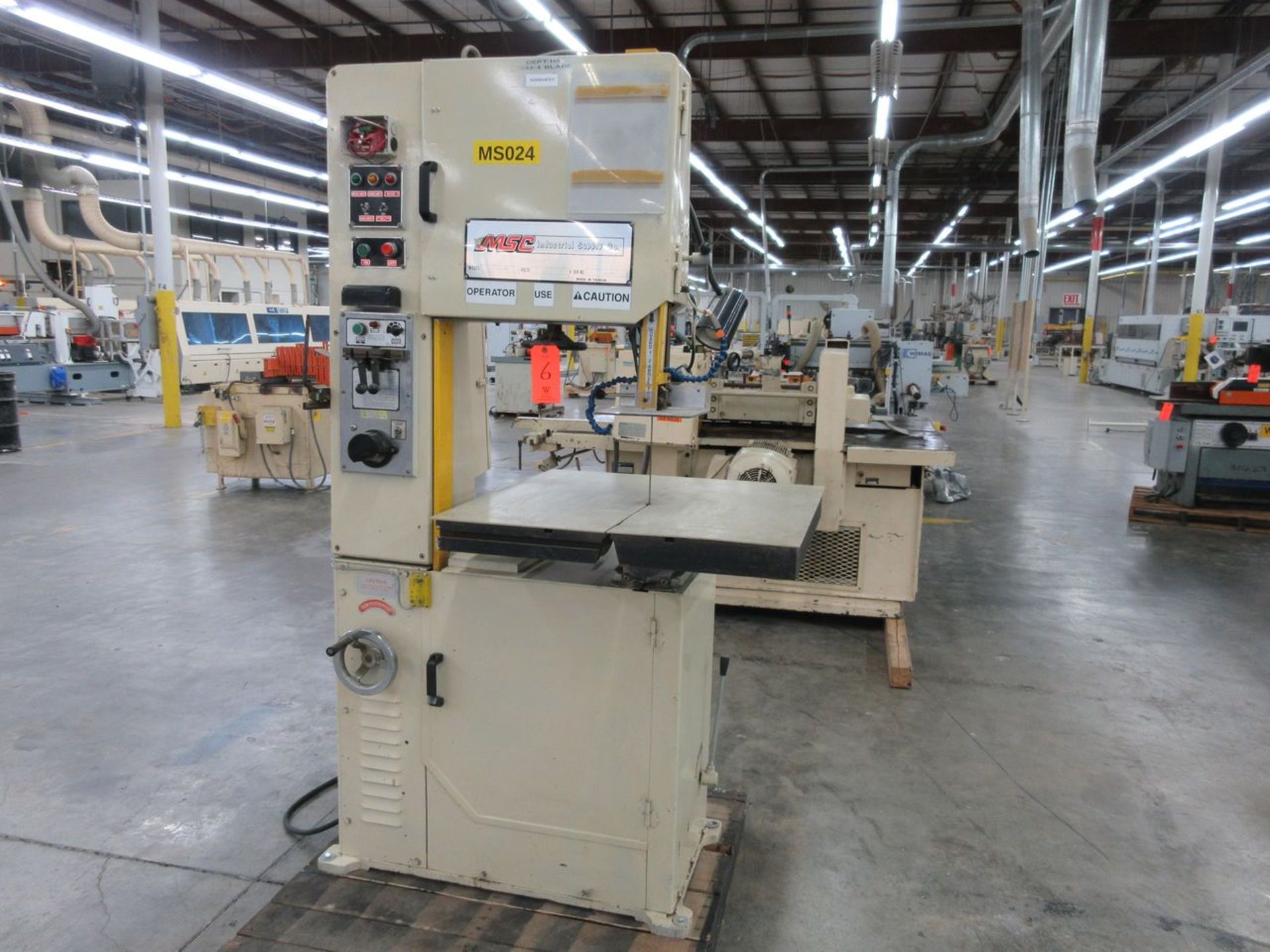 MSC 20 in. Model 0951-4647 Vertical Band Saw, S/N: N0550381; with 29-1/4 in. x 26-3/4 in. Tilting