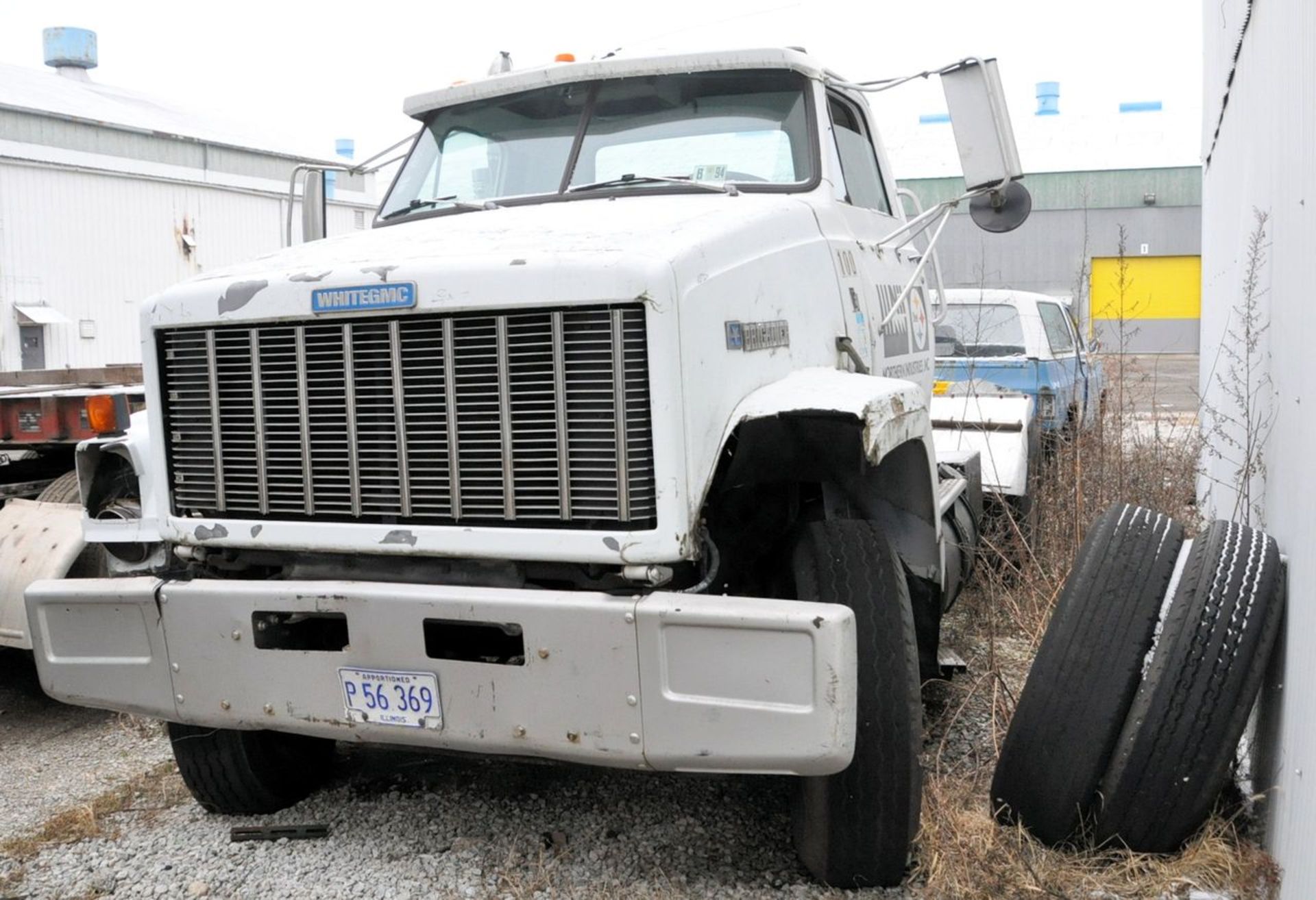 1988 - White-GMC Brigadier Semi Tractor, VIN 4GTT9C4WXJV701828, Diesel Engine, Manual Transmission - Image 2 of 8