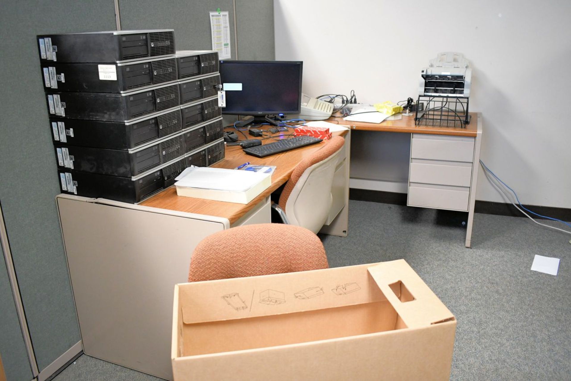 Lot - 4 Station Cubicle Partition Work System with Furniture, (File Cabinets Not Included), (Front - Image 5 of 5