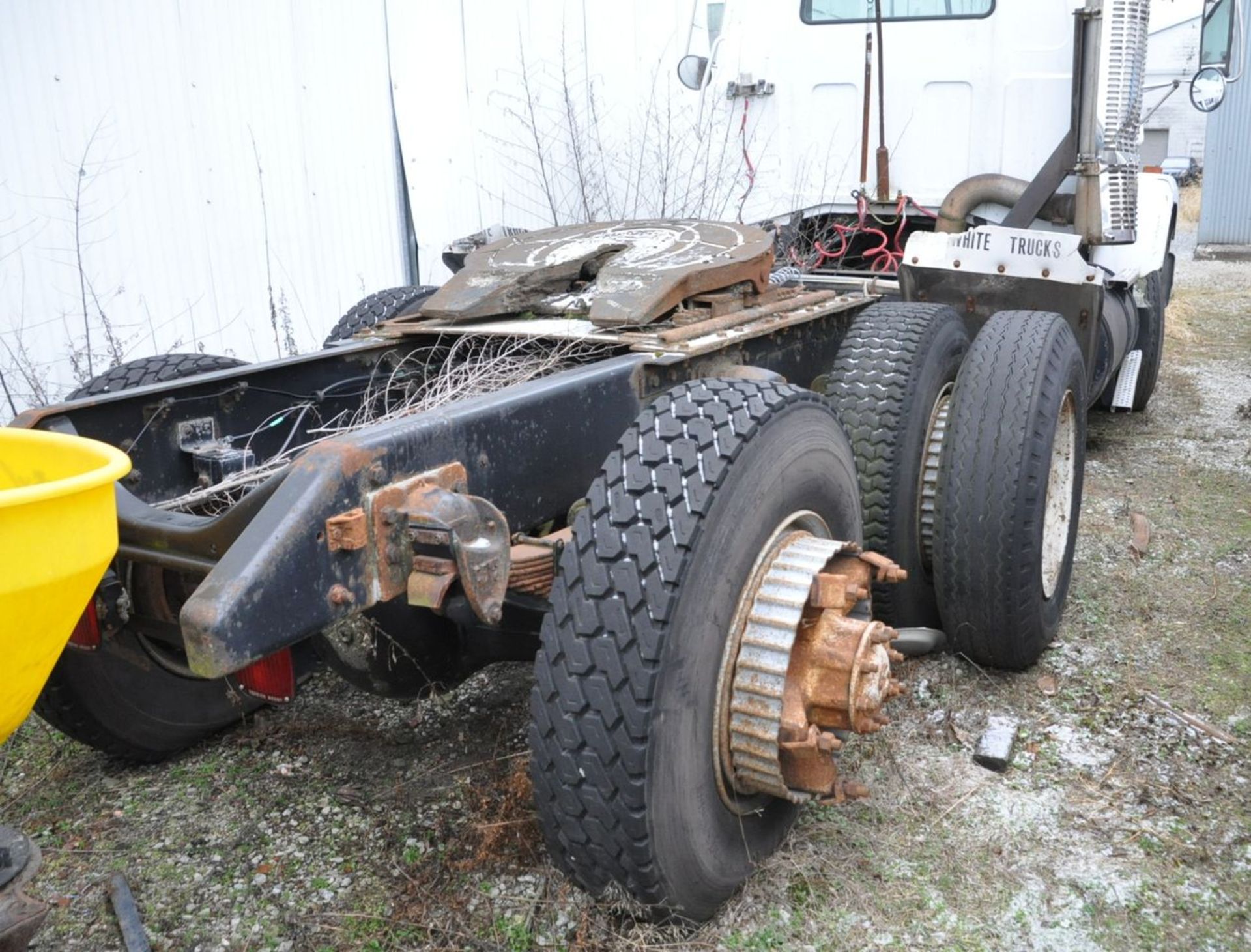 1988 - White-GMC Brigadier Semi Tractor, VIN 4GTT9C4WXJV701828, Diesel Engine, Manual Transmission - Image 4 of 8