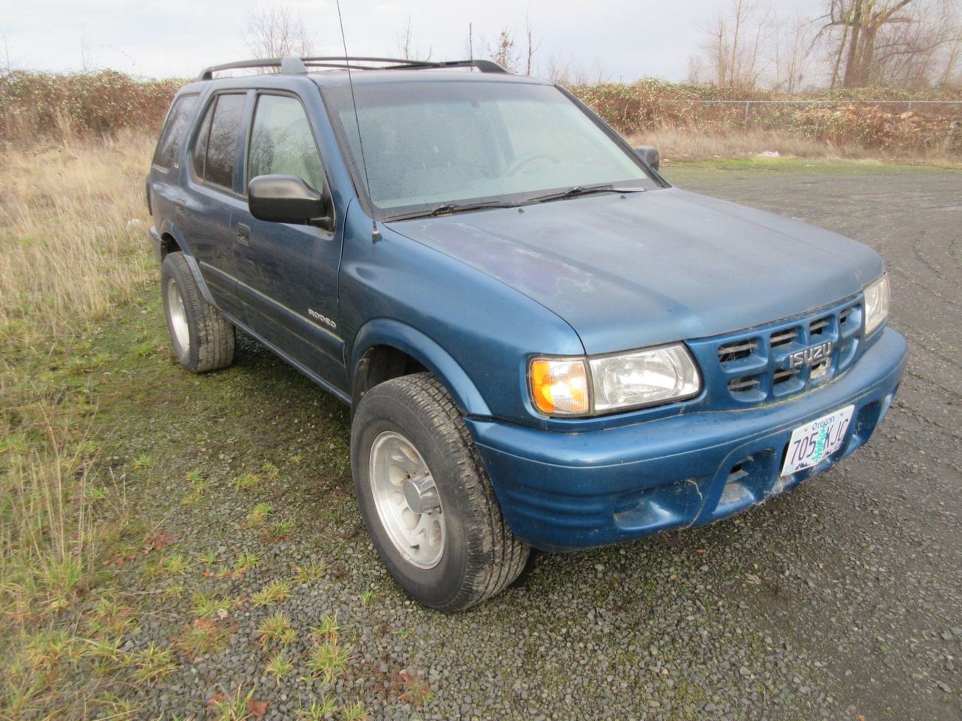 Isuzu Rodeo LS 4-Door Sports Utility Vehicle, VIN: 4S2CK58W914361609 (2001); with V6 Gas Engine, - Image 2 of 7