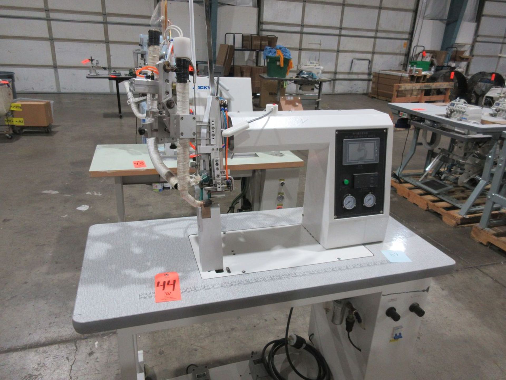 Hot Air Seam Sealing Machine, Samkoon Touch Screen Control, 21 in. x 47 in. Table