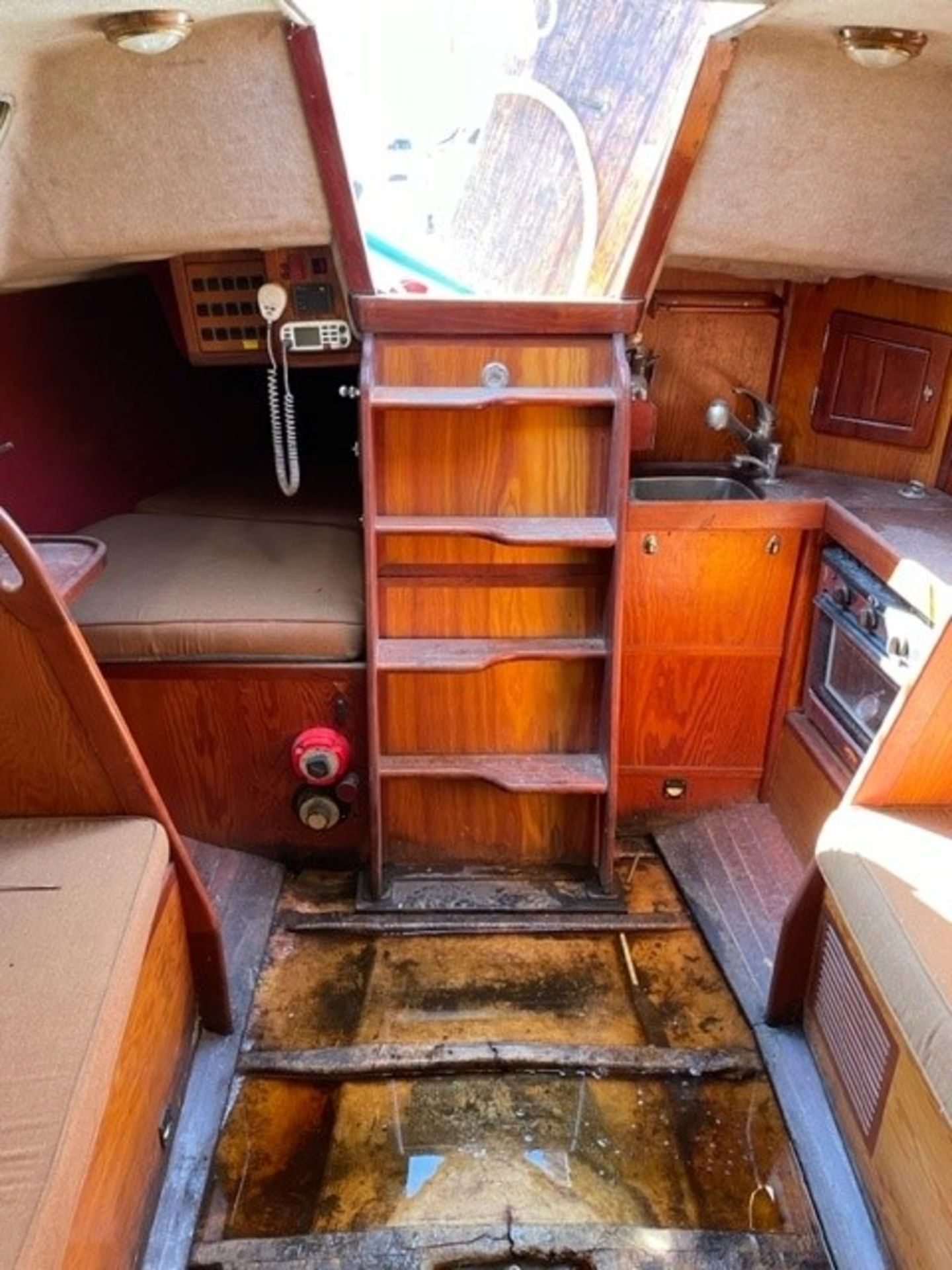 "Dove Tail" - 1978 Bayliner Marine Buccaneer 295 Sailboat, HIN: BLBA10B90778; 29.25 ft. Length, 12. - Image 9 of 11