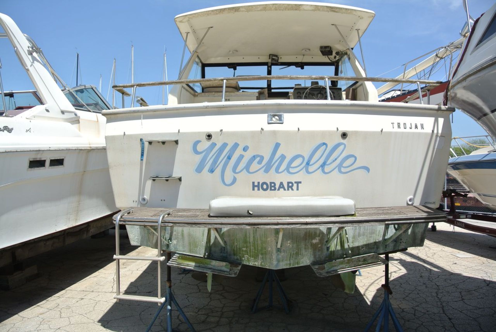 "Michelle" - 1972 Trojan Yachts 30 Sea Raider Inboard Cruiser Power Boat, with Twin Chrysler 225 - Image 6 of 12