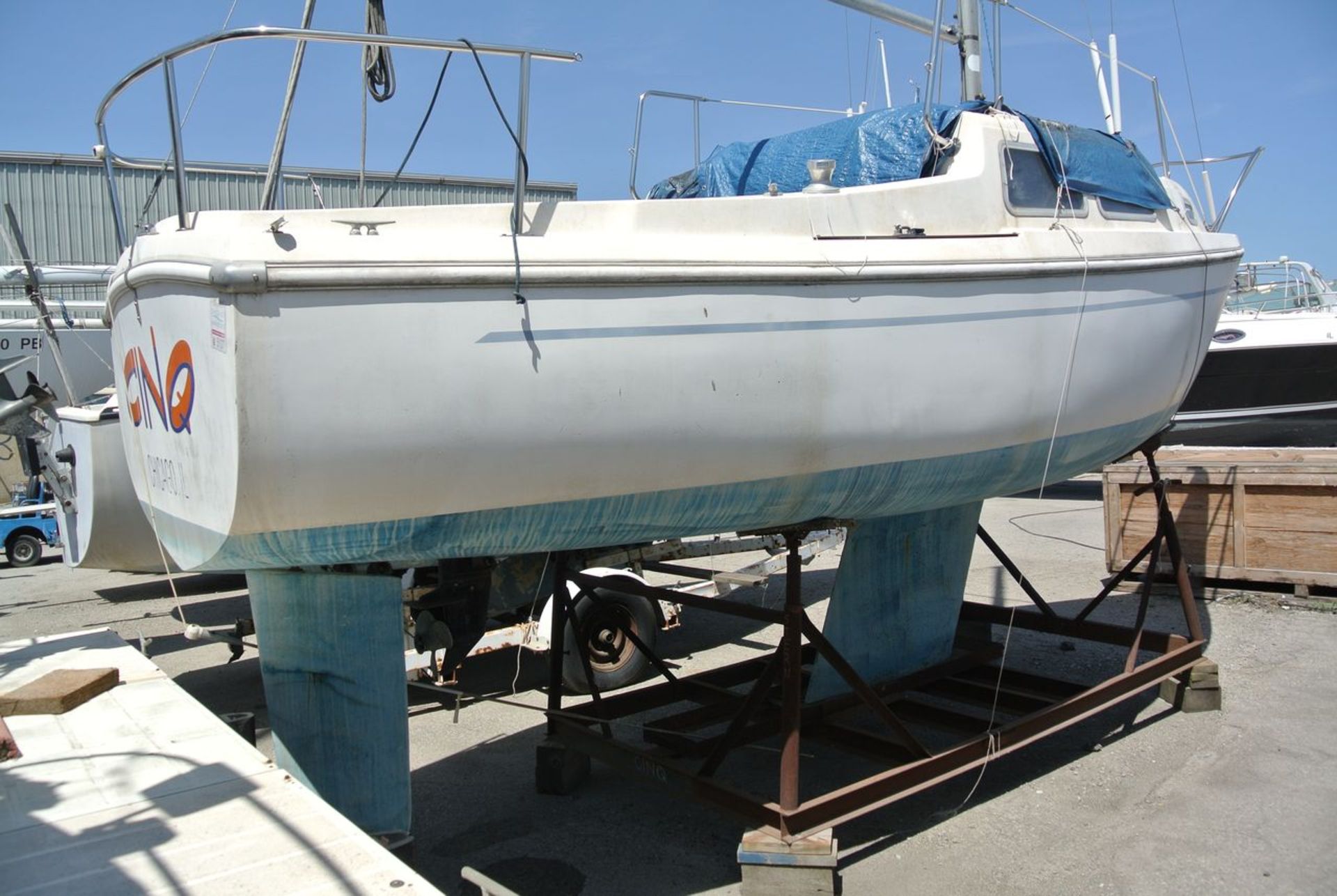 "Cinq" - 1972 Coronado Yachts 23 Sailboat, HIN: 197; 23 ft. Length, 7.75 ft. Beam, Rigging Type: - Image 5 of 7