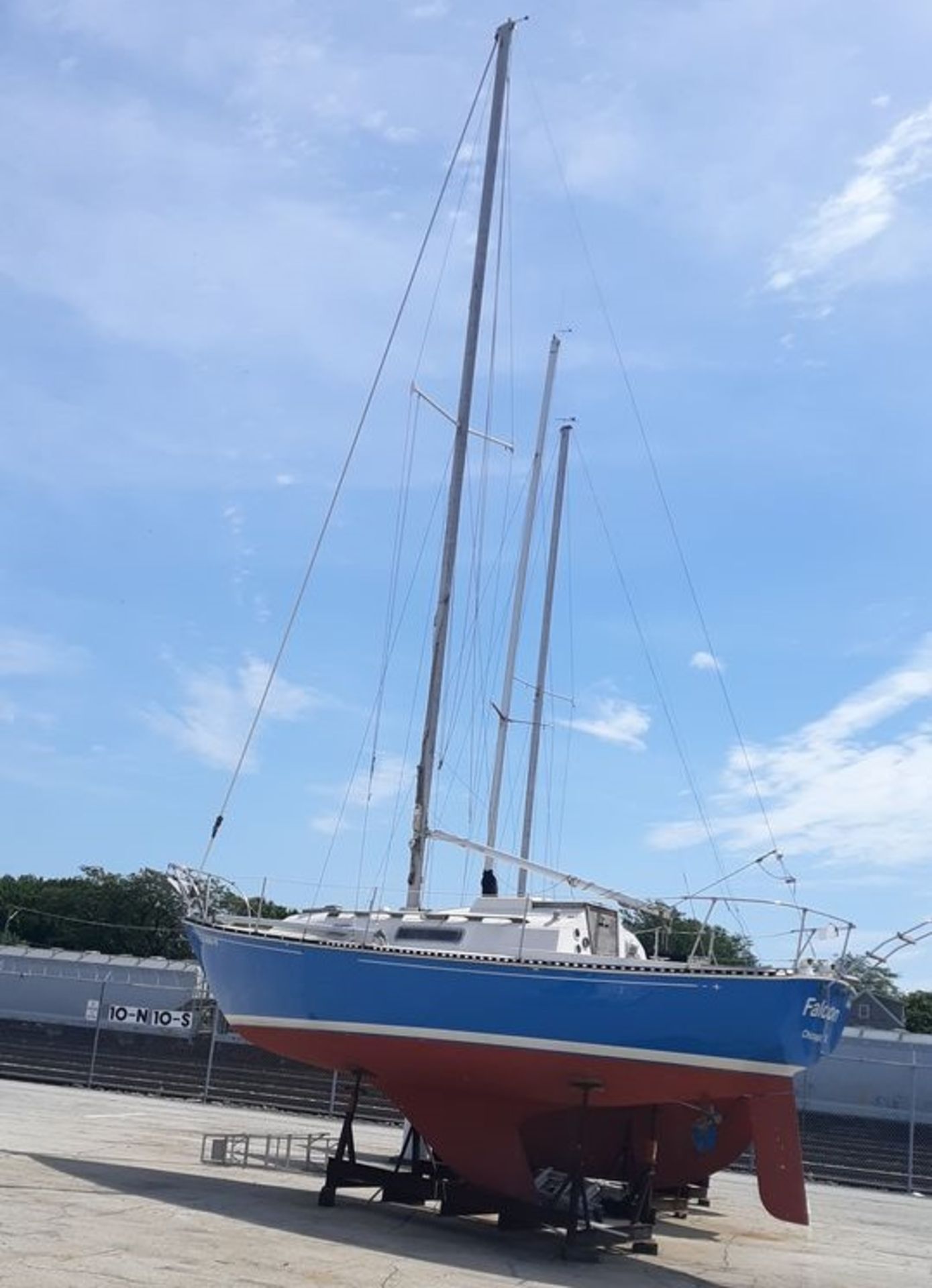 "Falcon" - 1974 C & C Yachts 27 MK III Sailboat, HIN: CCY274600874; 27.86 ft. Length, 9.16 ft. Beam, - Image 2 of 22