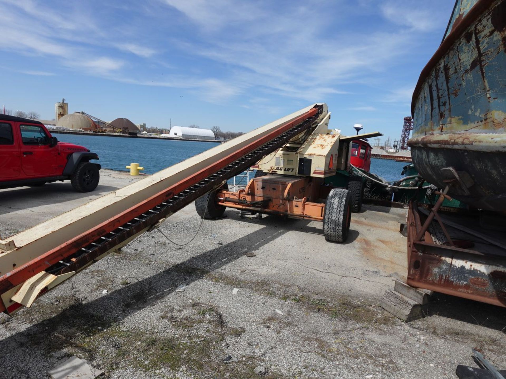 JLG 80 ft. Model 80HX Snorkel Lift, S/N: 020791 0300022103; with 80 ft. Max. Platform Height, 70 ft. - Image 3 of 6