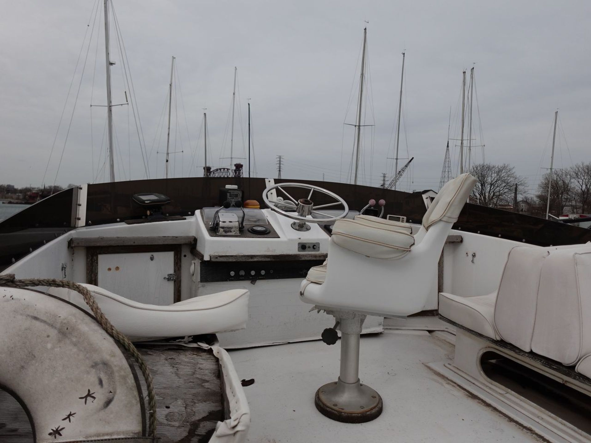 "Big Bobber" - 1977 Egg Harbor Model Sedan Flybridge 33 Power Boat, with Chrysler M360bwr19 921 - Image 10 of 19