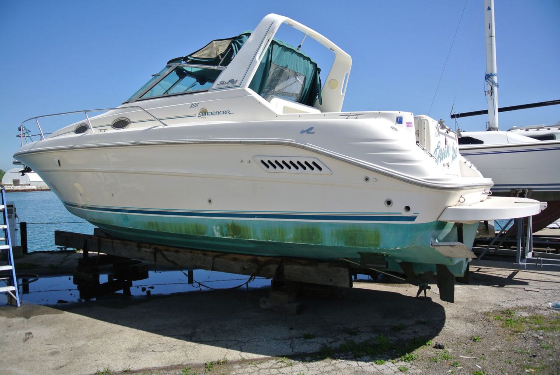 "Green Ice" - 1995 Sea Ray Sundancer Series 300 DA Stern Drive Power Boat, HIN: SERT7626B595; 31 ft. - Image 2 of 26