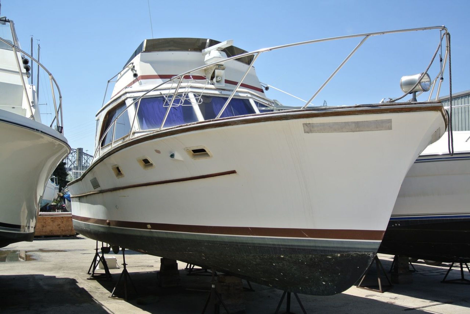 "Big Bobber" - 1977 Egg Harbor Model Sedan Flybridge 33 Power Boat, with Chrysler M360bwr19 921 - Image 3 of 19