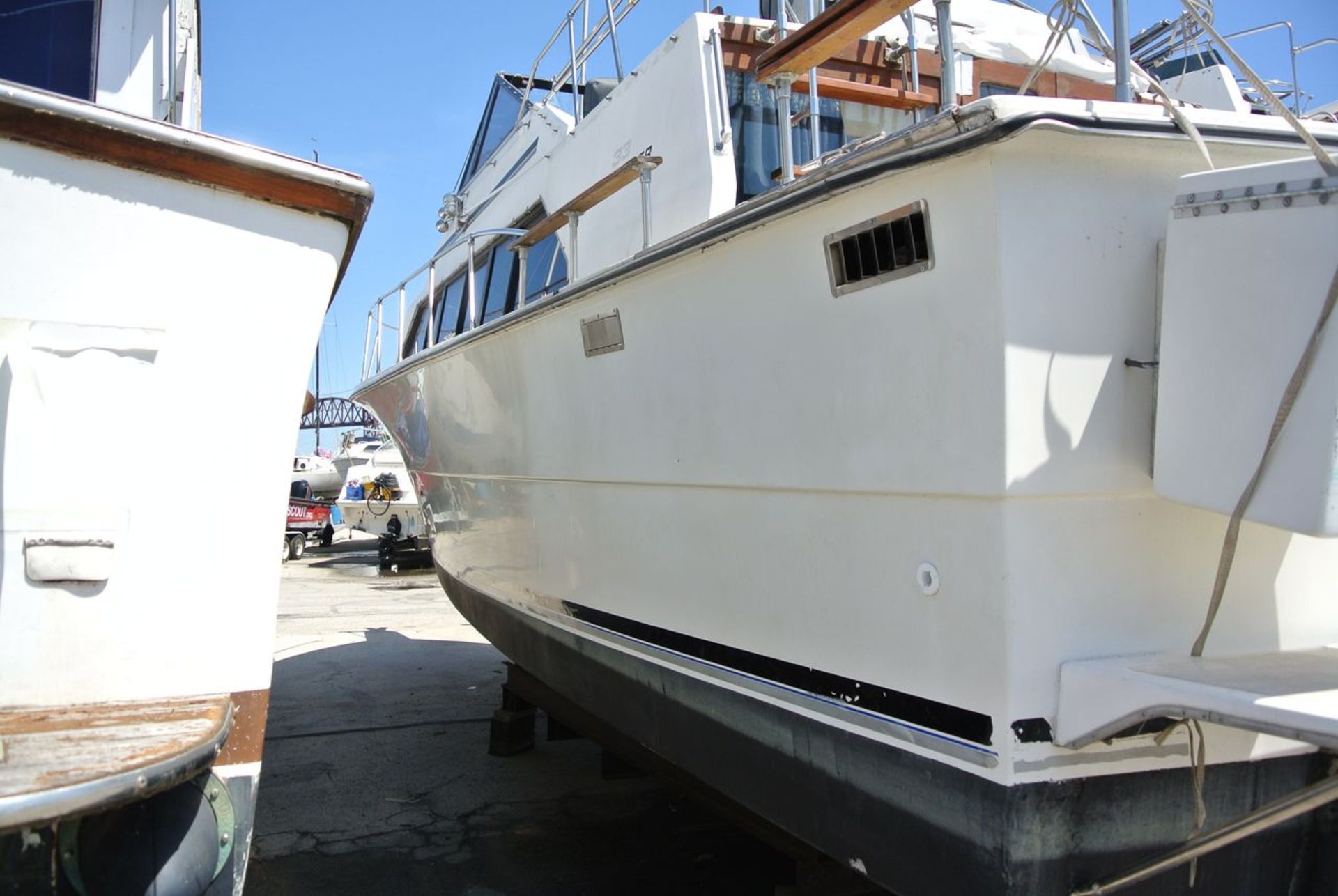 "Snowy Owl" - 1983 Carver Yachts Mariner 3396 Power Boat, with Crusader 270 Engine; HIN: - Image 6 of 27