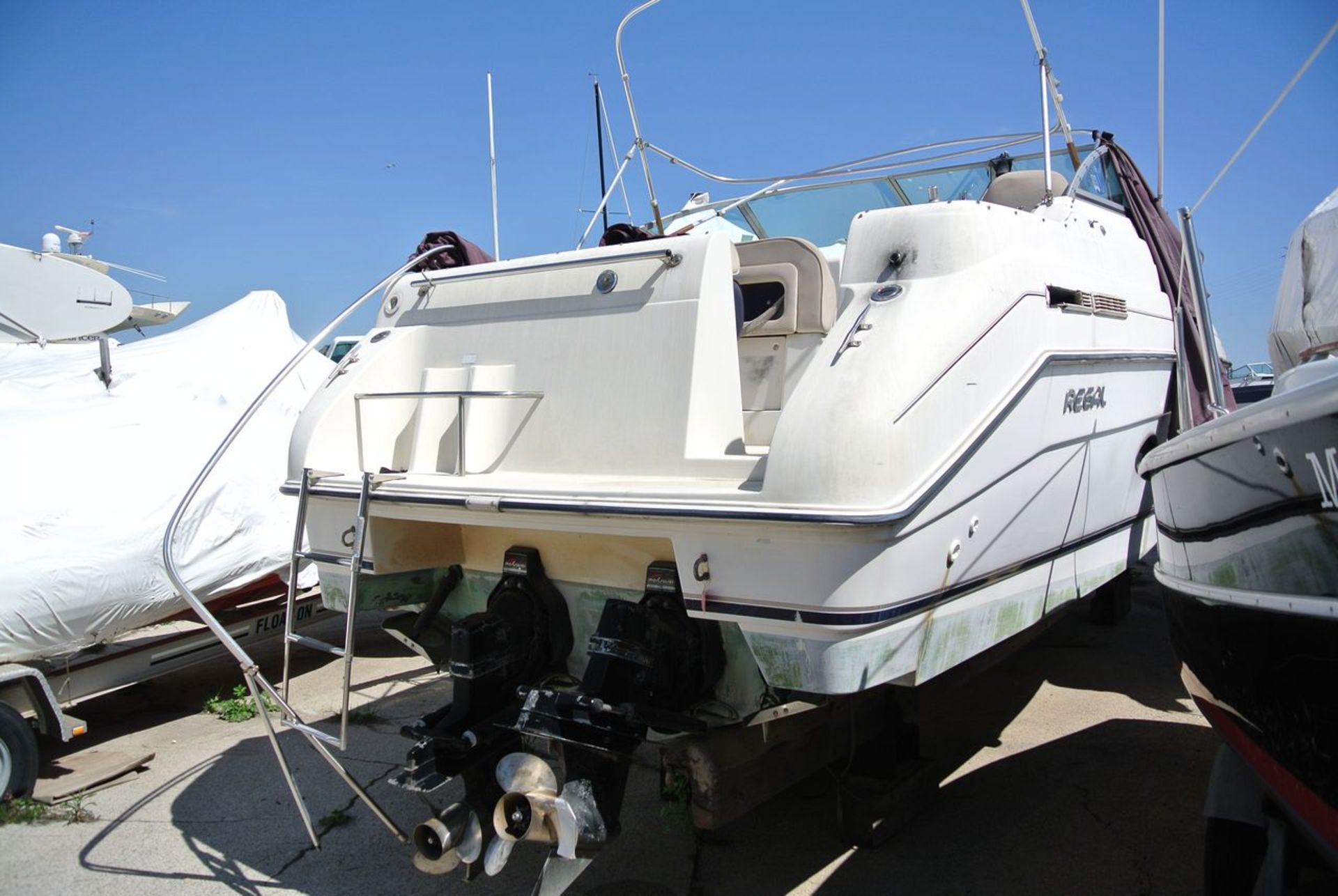 "Regal Rowe" - 1996 Regal Marine Commodore 258 Stern Drive Power Boat, HIN: RGMHC313F596; 26 ft. - Image 4 of 11