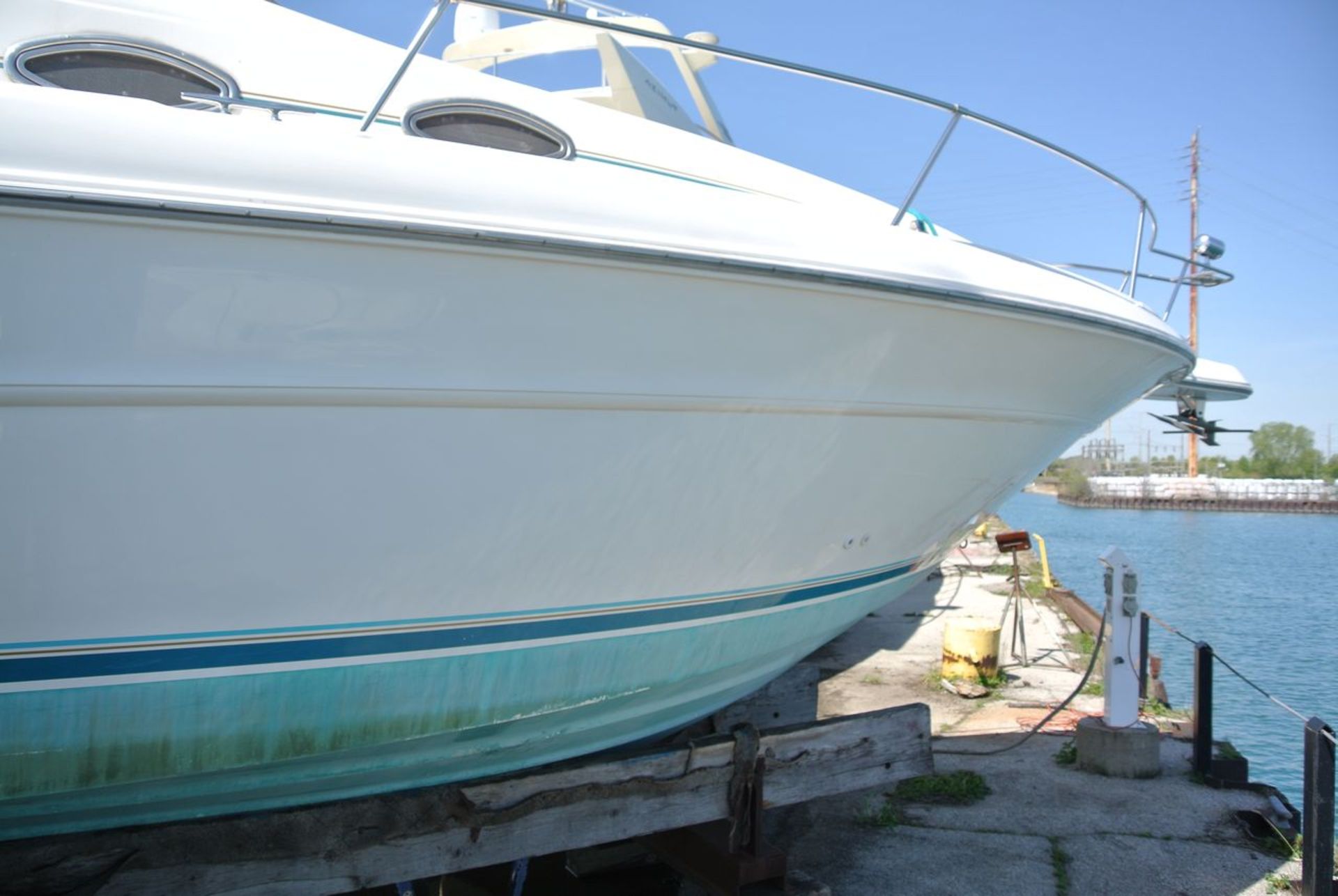 "Green Ice" - 1995 Sea Ray Sundancer Series 300 DA Stern Drive Power Boat, HIN: SERT7626B595; 31 ft. - Image 4 of 26