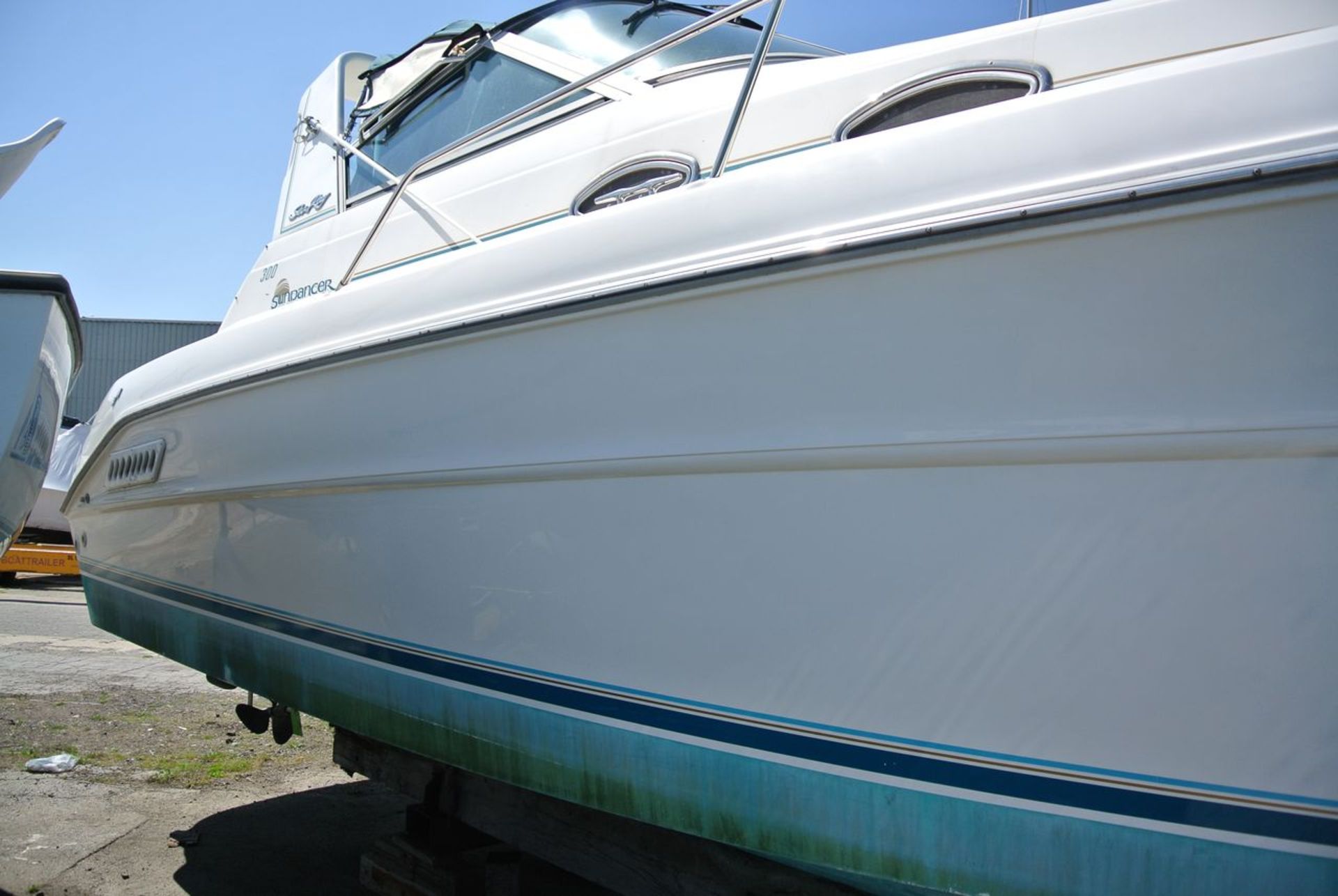 "Green Ice" - 1995 Sea Ray Sundancer Series 300 DA Stern Drive Power Boat, HIN: SERT7626B595; 31 ft. - Image 3 of 26