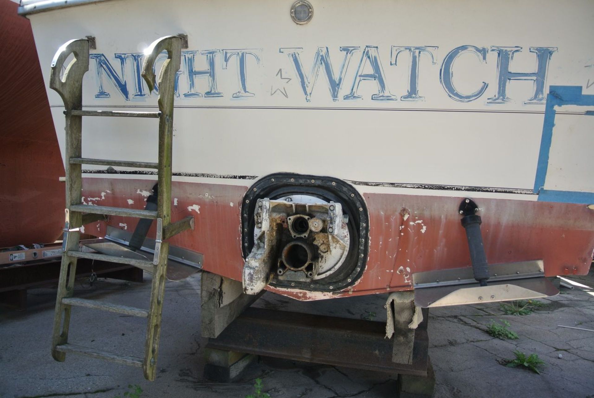 "Night Watch" - 1978 Carver Camper 22 Power Boat, HIN: CDR270640478; 22 ft. Length, 8 ft. Beam, - Image 7 of 12