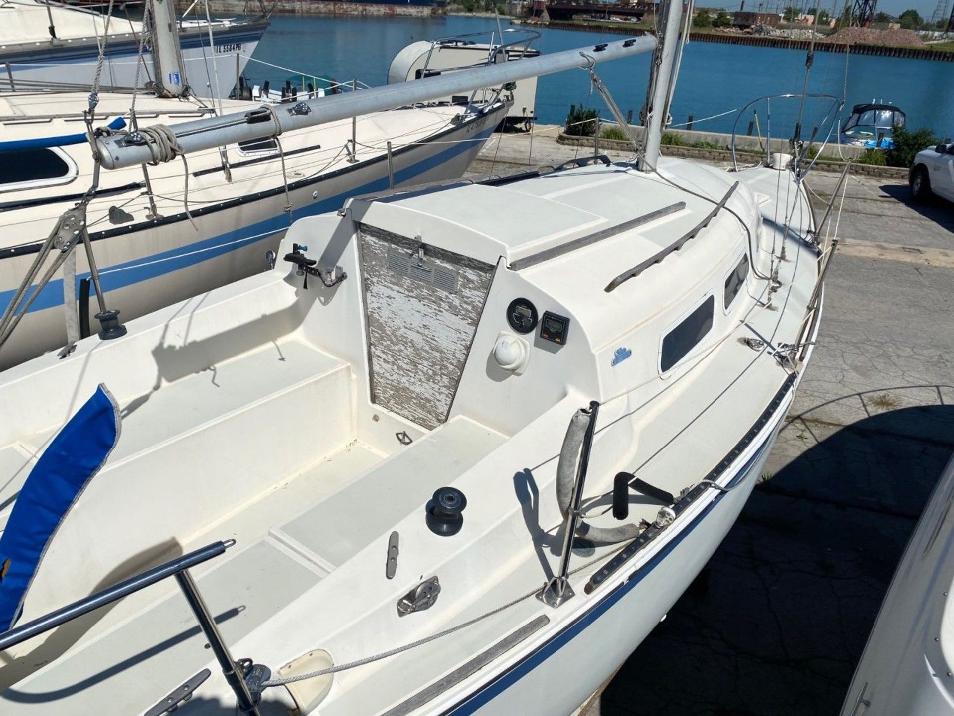 "Bee Gee" - 1978 O'Day Corp. Model 27 Sailboat, with Yanmar YSB8 Engine; HIN: XDYM0821M78B; 27 ft. - Image 10 of 25