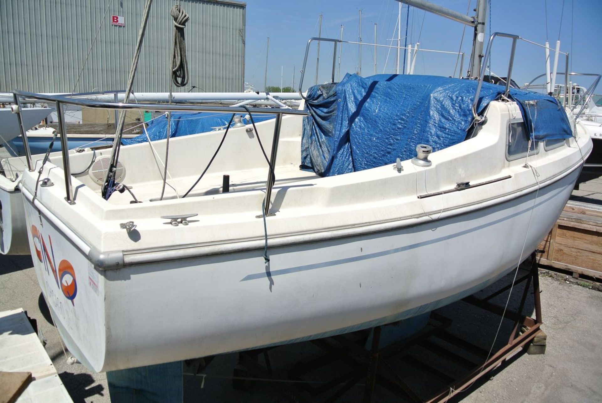 "Cinq" - 1972 Coronado Yachts 23 Sailboat, HIN: 197; 23 ft. Length, 7.75 ft. Beam, Rigging Type: - Image 6 of 7