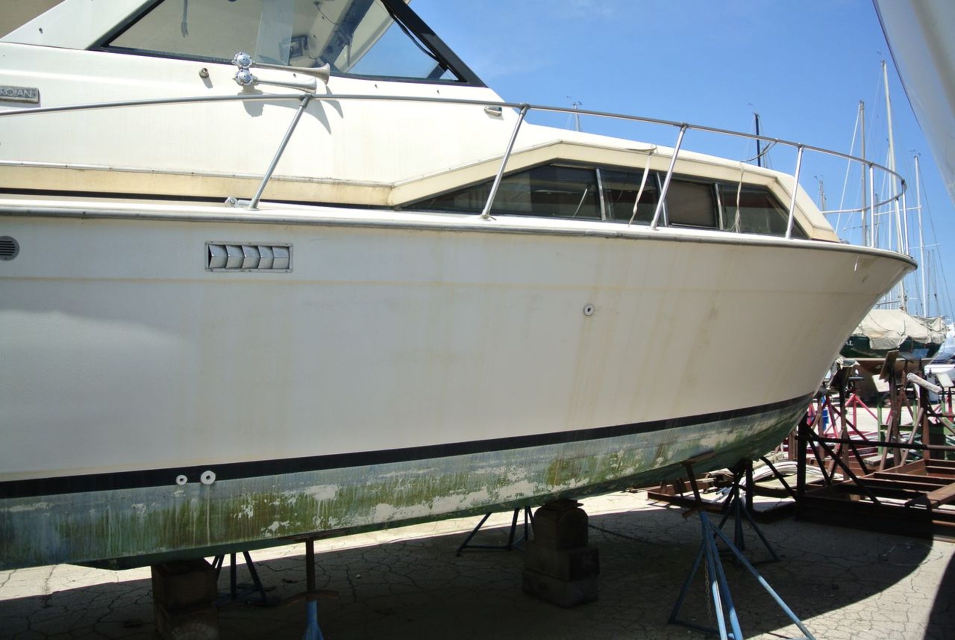 "Michelle" - 1972 Trojan Yachts 30 Sea Raider Inboard Cruiser Power Boat, with Twin Chrysler 225 - Image 3 of 12