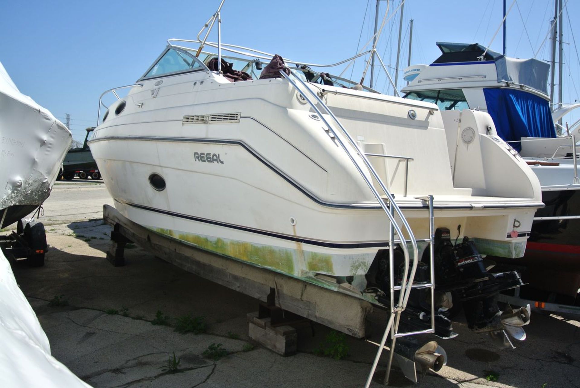 "Regal Rowe" - 1996 Regal Marine Commodore 258 Stern Drive Power Boat, HIN: RGMHC313F596; 26 ft. - Image 5 of 11