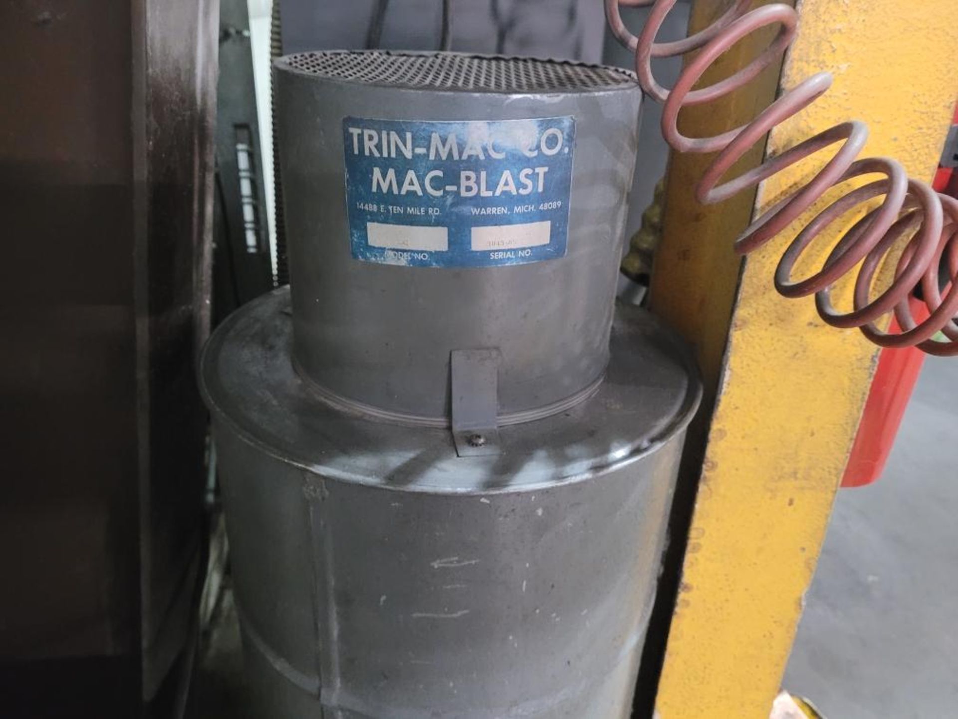 Trinco Model 36x24 DC Dry Blast Cabinet, S/N: 3043-85; with Trin-Mac Model DC Dust Collector S/N: - Image 3 of 3
