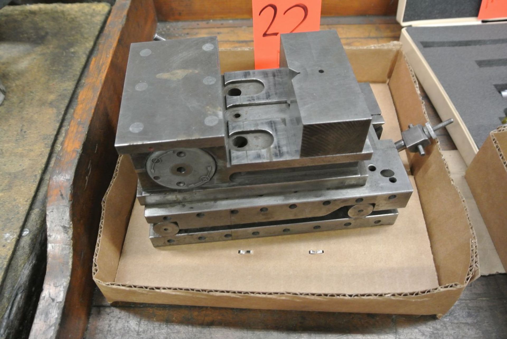 Eclipse Magnetic Vise, S/N: 02266, with Sine Plate (in Box)