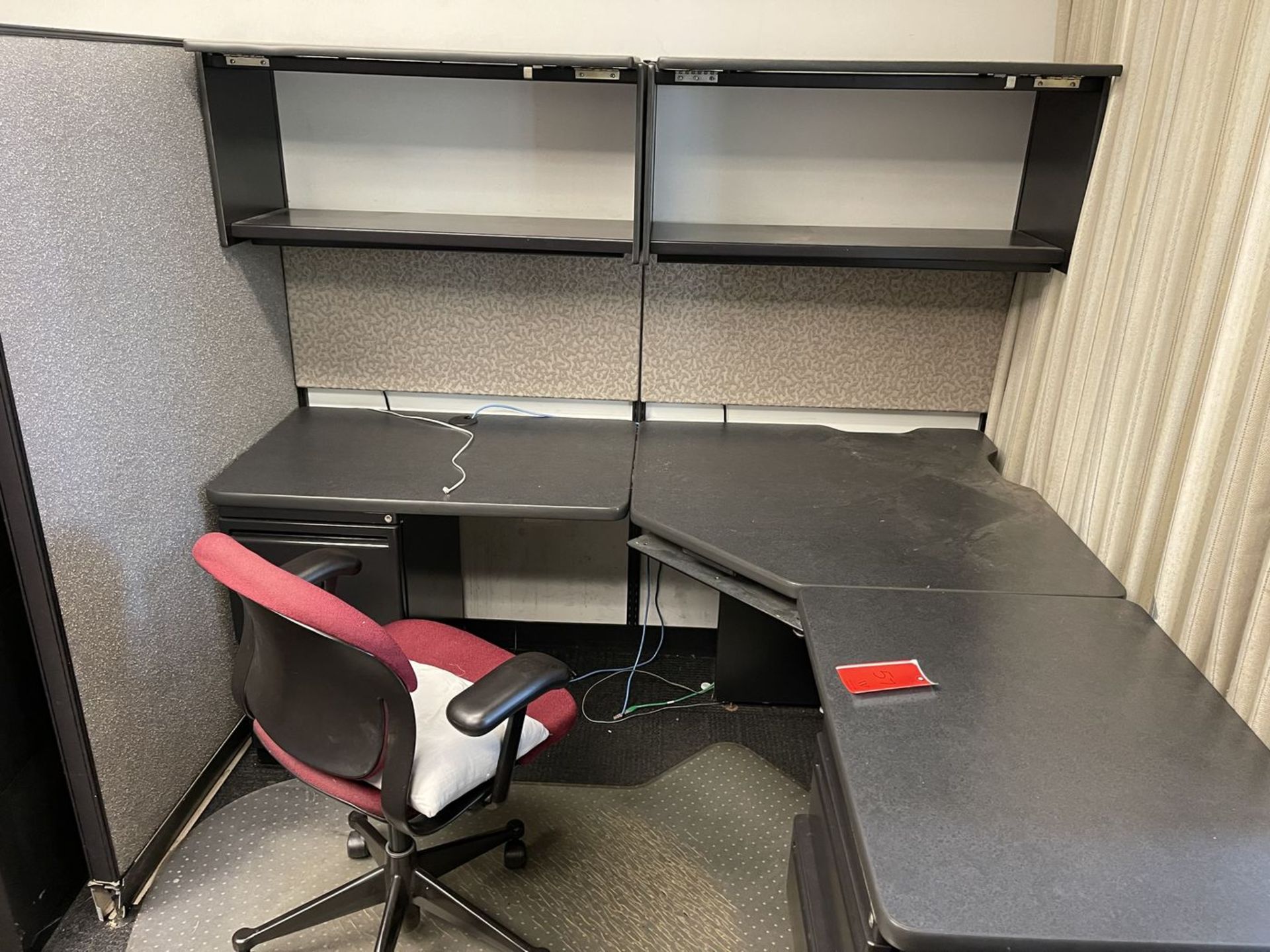 Haworth Cubicle, with Left Partition Wall