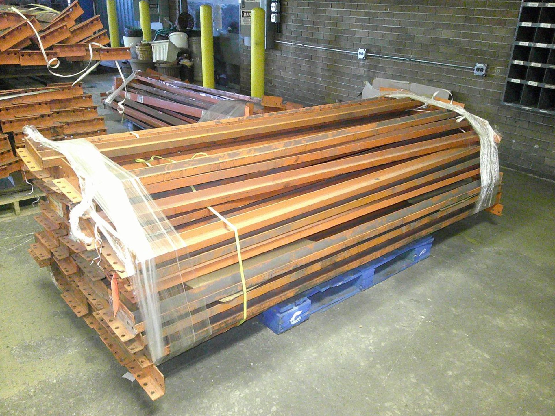 Lot - (2) Pallets of 3 in. and 4 in. x 8 ft. Cross Beams; (124) approx. 3 in.; and (16) approx. 4 - Bild 3 aus 4