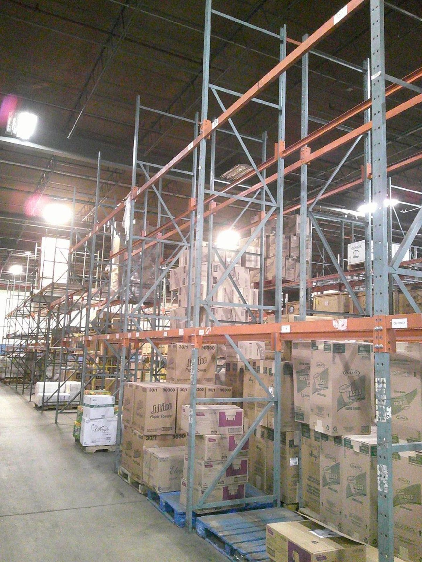 Sections of Interlake 42" x 8' x 19' Bolted Pallet Racking, Including: (40) Uprights, (166) 3" - Bild 8 aus 11