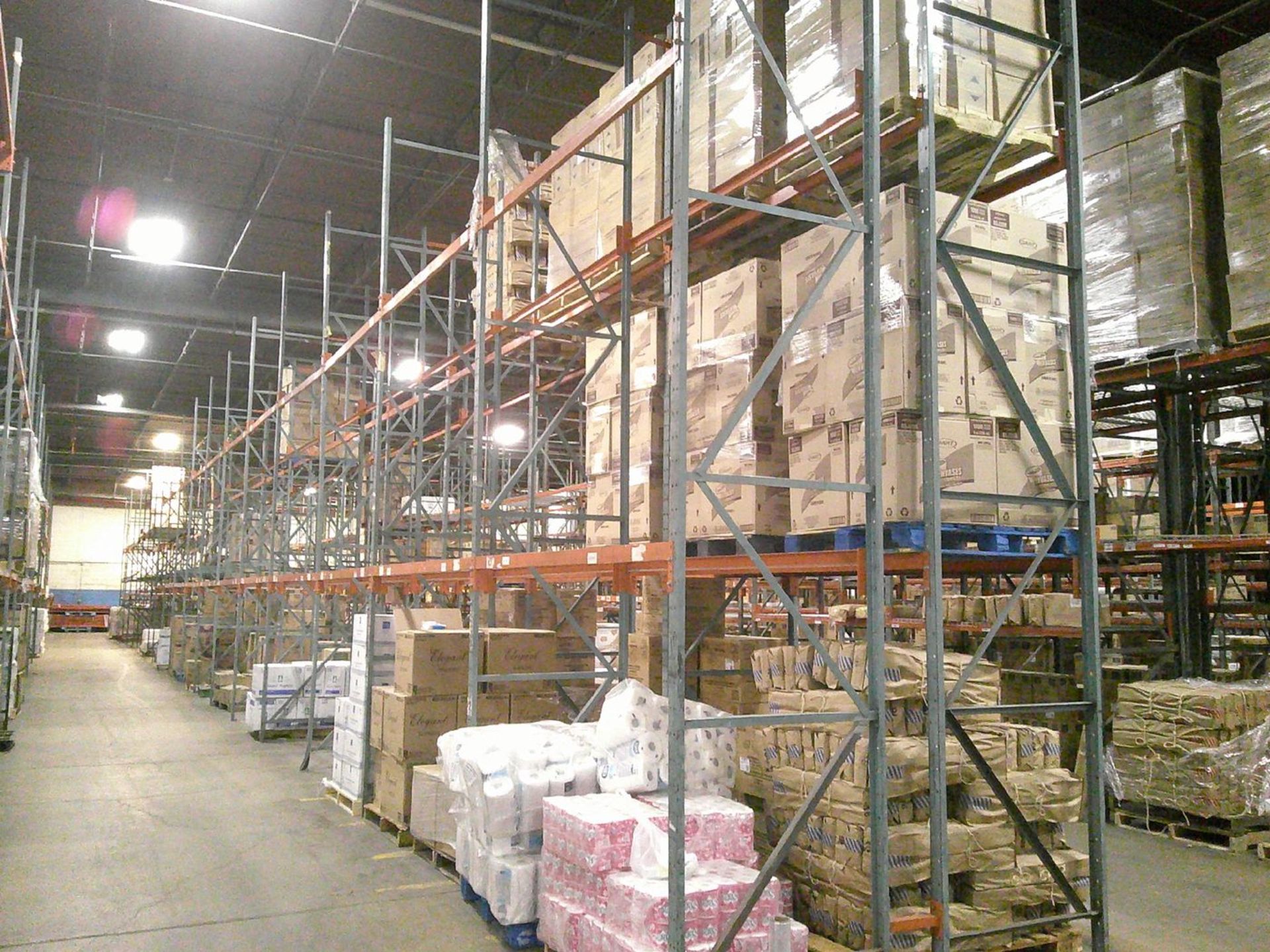 Sections of Interlake 42" x 8' x 19' Bolted Pallet Racking, Including: (40) Uprights, (166) 3" - Bild 6 aus 11