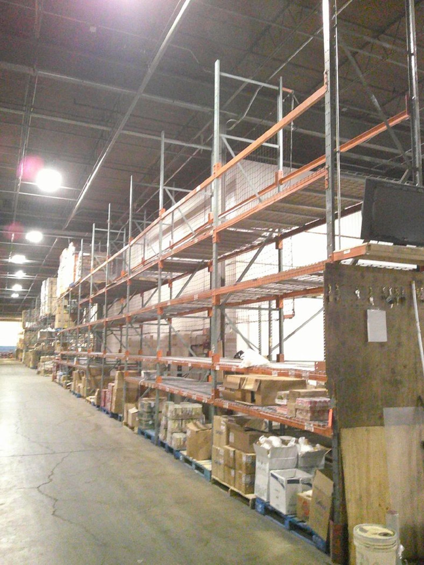 Sections of Interlake 42" x 8' x 19' Bolted Pallet Racking, Including: (10) Uprights, (80) 3" Wide - Bild 4 aus 6