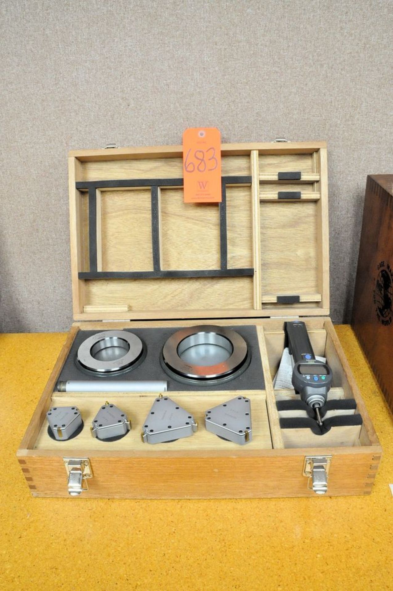 Mitutoyo 568-936 Borematic Set with Case