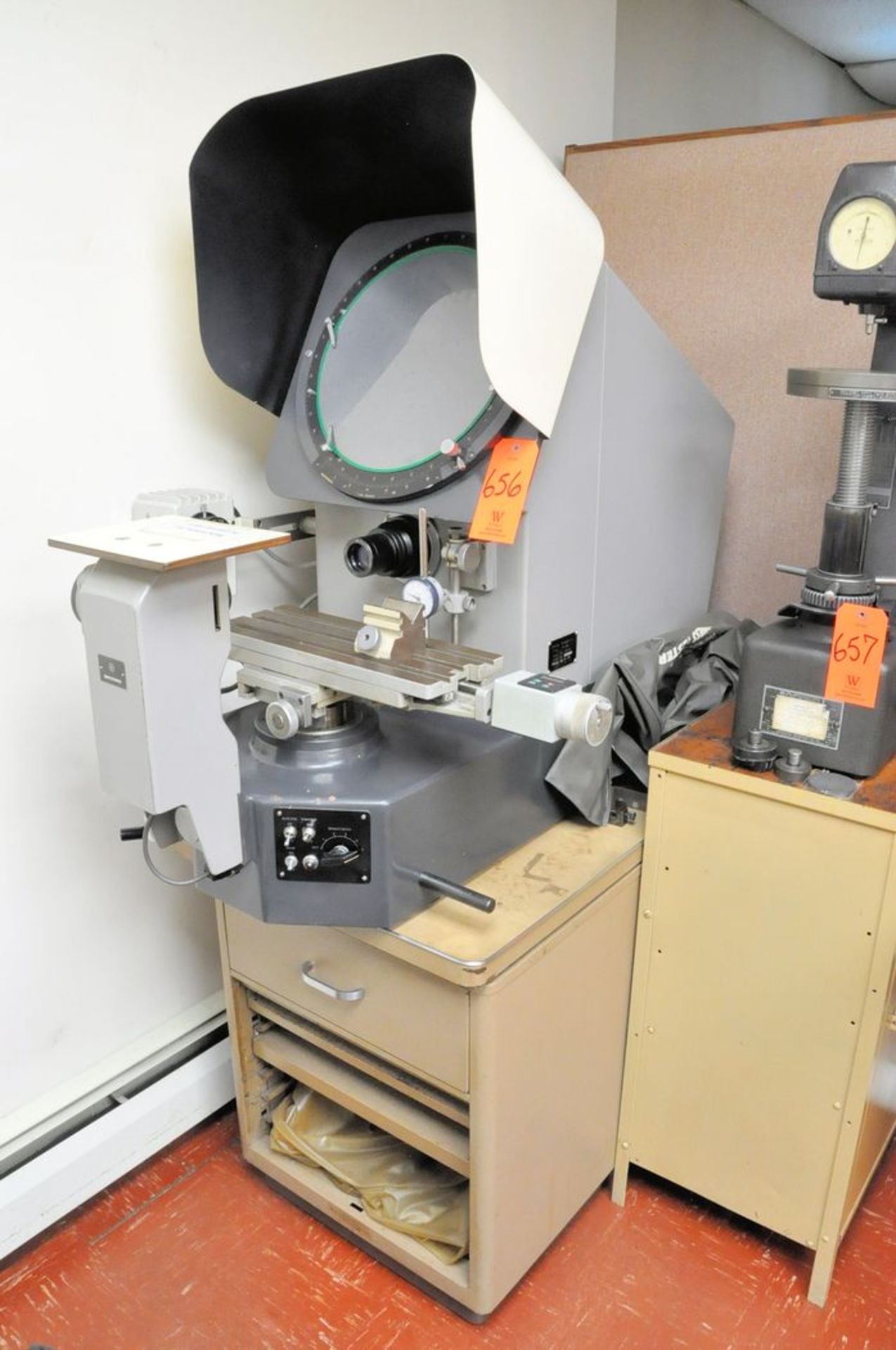 Mitutoyo PH-350 14" Optical Comparator, S/N 8642, Code #172-101 on Steel Base