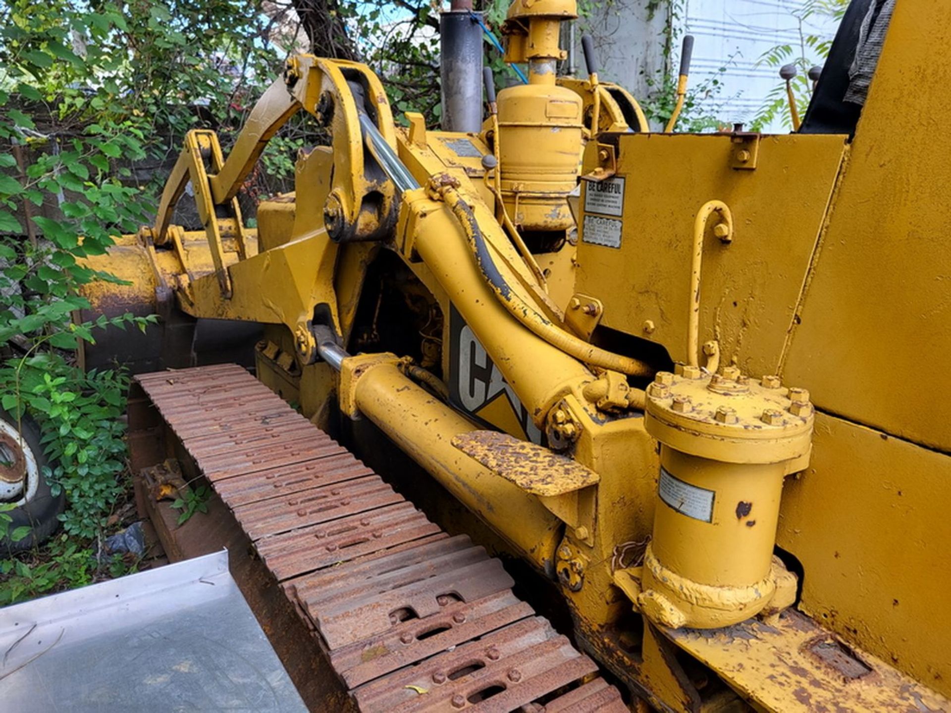 1957 Cat 955 Crawler Dozer, Adjustable Bucket (Needs Service) (Sold - Subject to Approval) - Image 4 of 8