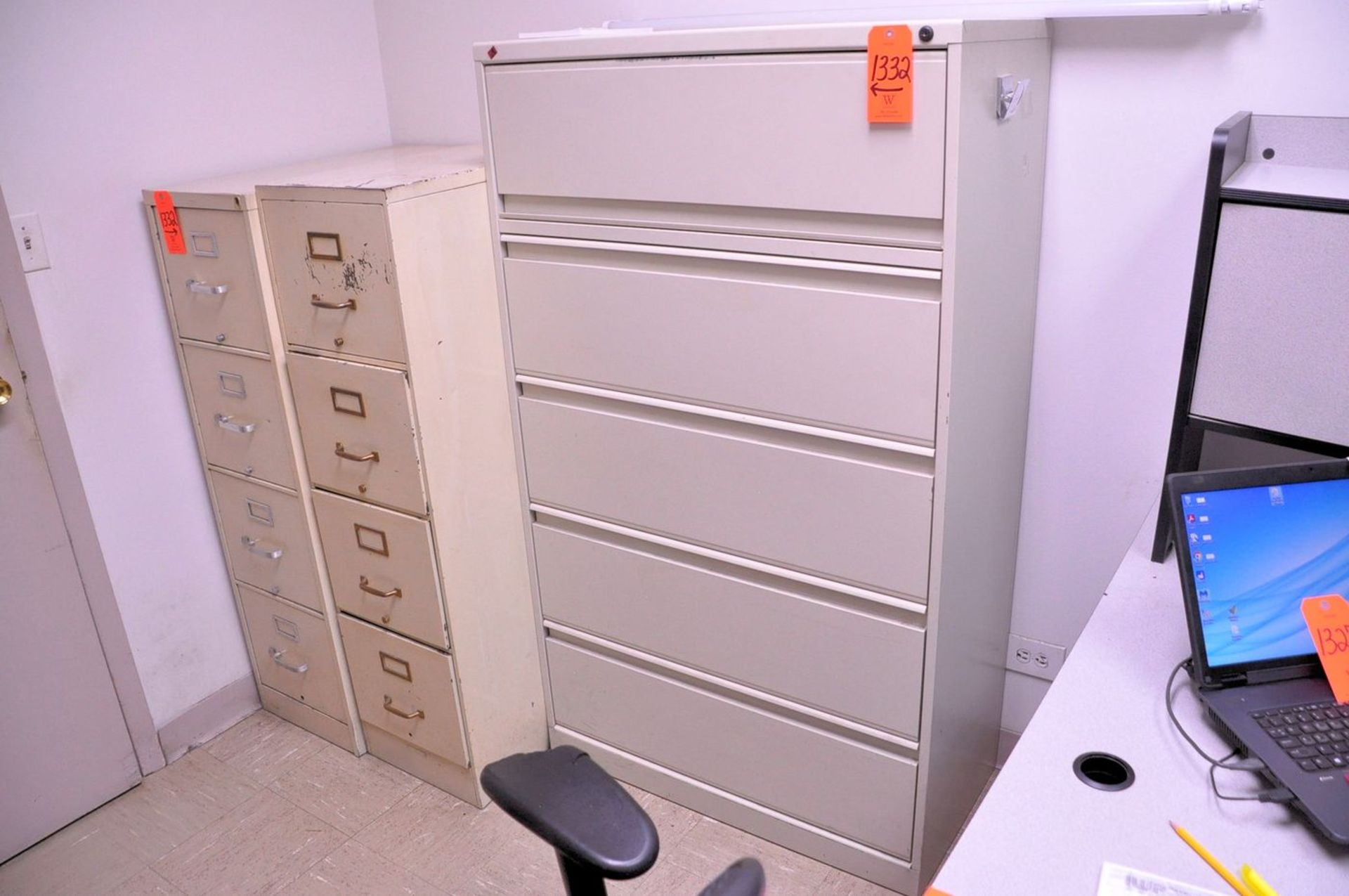 Lot - U-Shaped Desk, (2) 5-Drawer Lateral File Cabinets, (2) 4-Dawer File Cabinets, (1) Bookshelf - Image 2 of 4