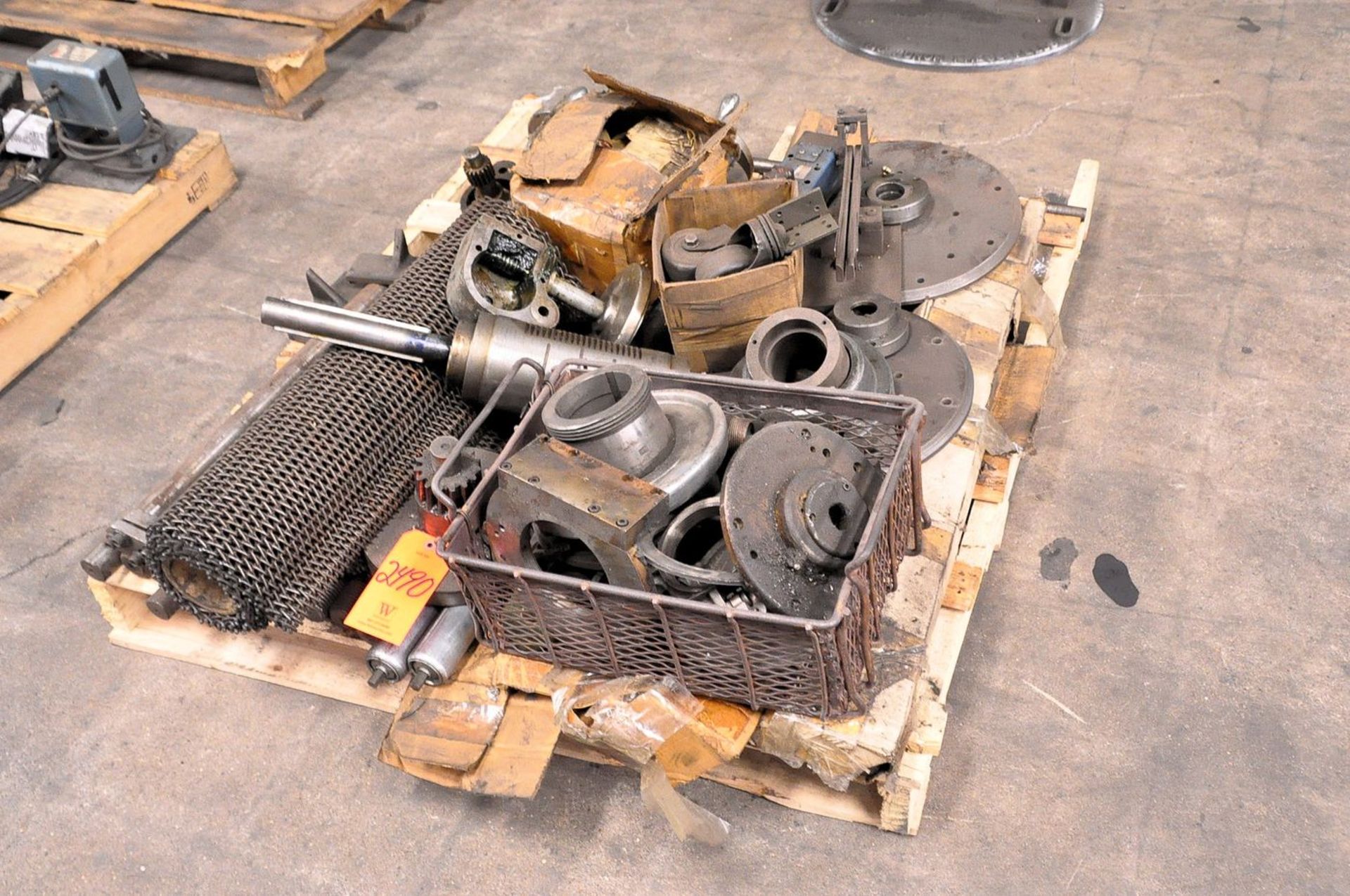 Lot - Machine Parts on (4) Pallets (Removal Cost : N/C) - Image 5 of 5
