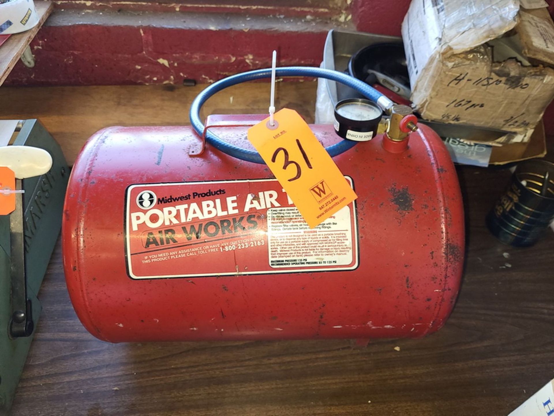 Midwest Products Portable Air Tank; Operating Pressure 85-125 PSI, Includes Pressure Gauge & 3 ft.