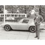 PATRICK BERTRAND: Der Sänger Johnny Halliday bei einem Jensen Interceptor Automobil (gen. Gold Fish