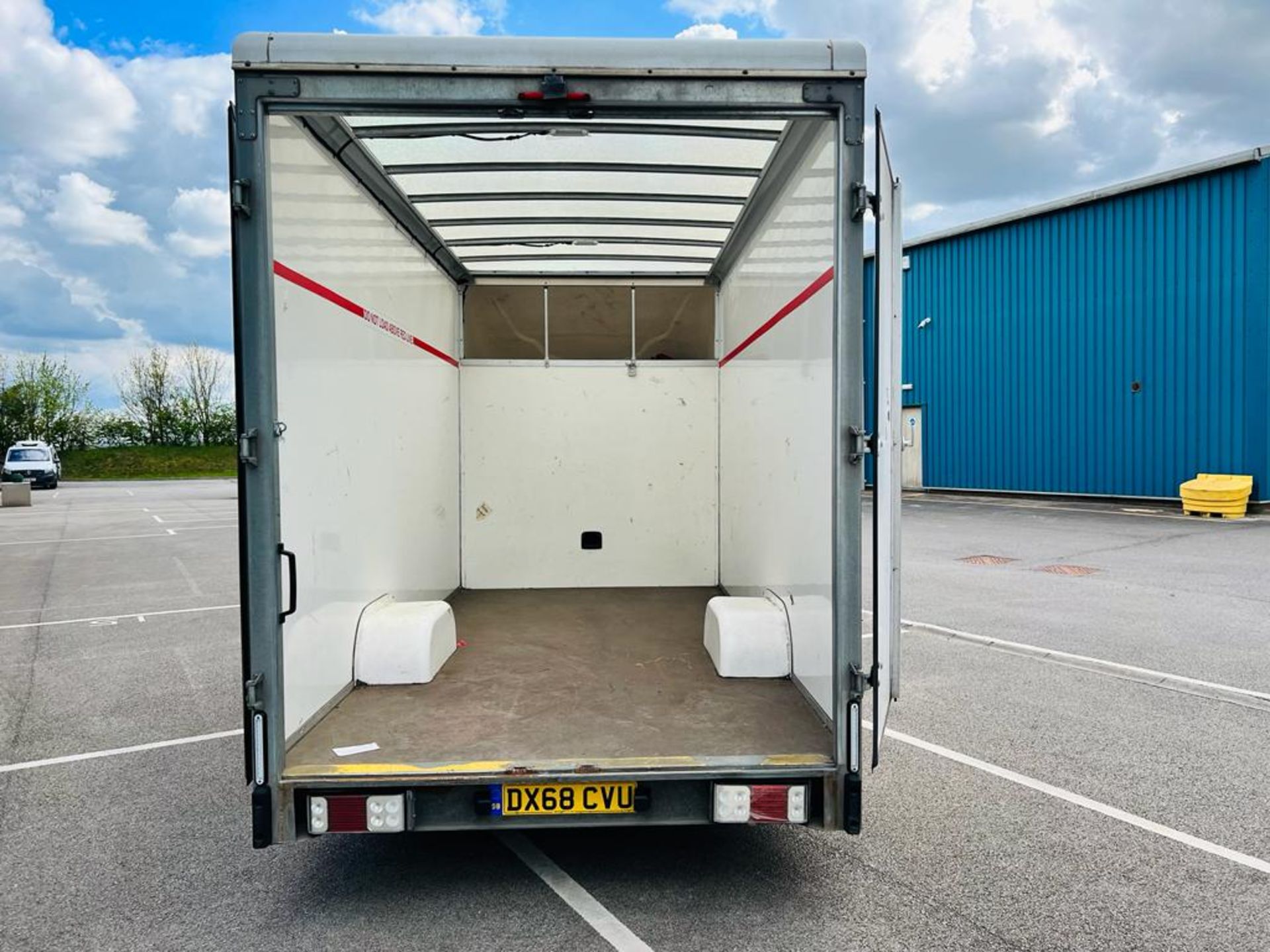 Renault Master 2.3DCI Low Loader Luton *LWB* Euro 6 -130Bhp -2019 Model - ULEZ AirCon - Image 6 of 18