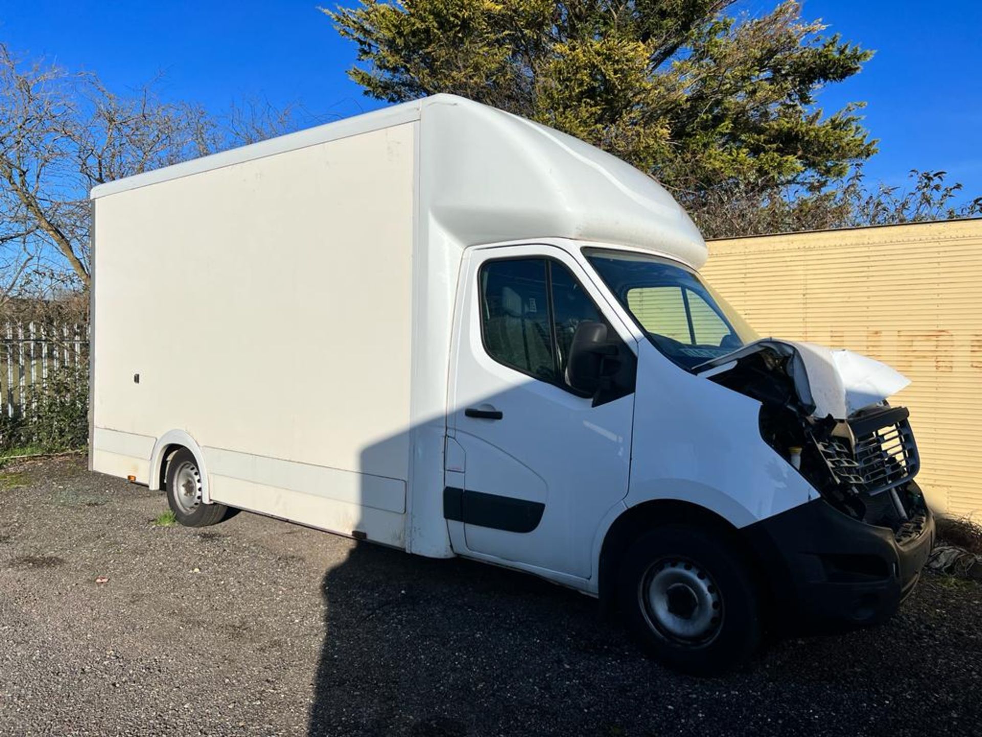 Renault Master 2.3DCI Low Loader Luton *LWB* Euro 6 -130Bhp -2019 Model - ULEZ AirCon - Image 17 of 18