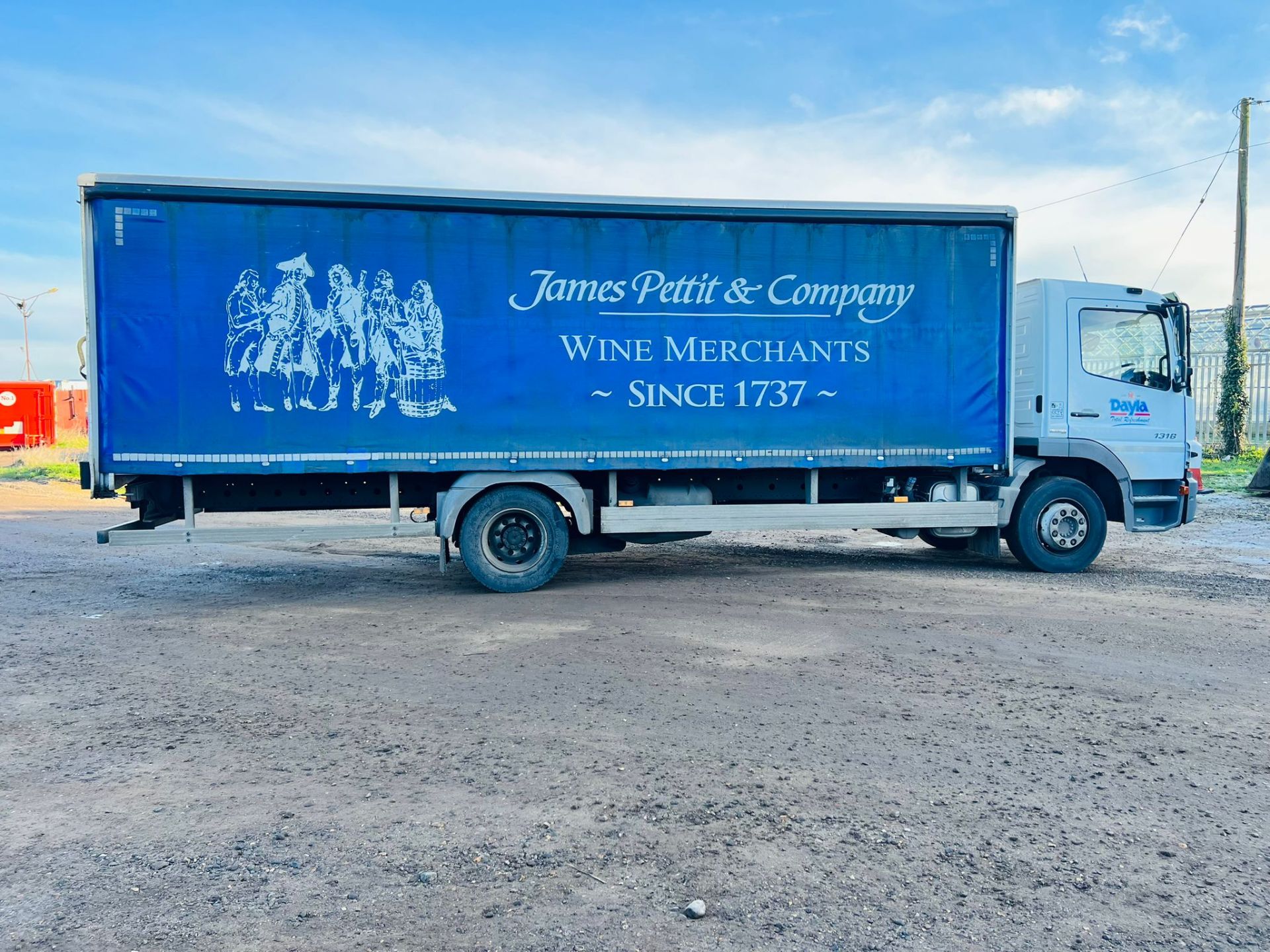 Mercedes Atego 1318 Curtainsider 2014 Model  -Curtainsider With 20ft Body - Manual Gearbox - Image 5 of 13