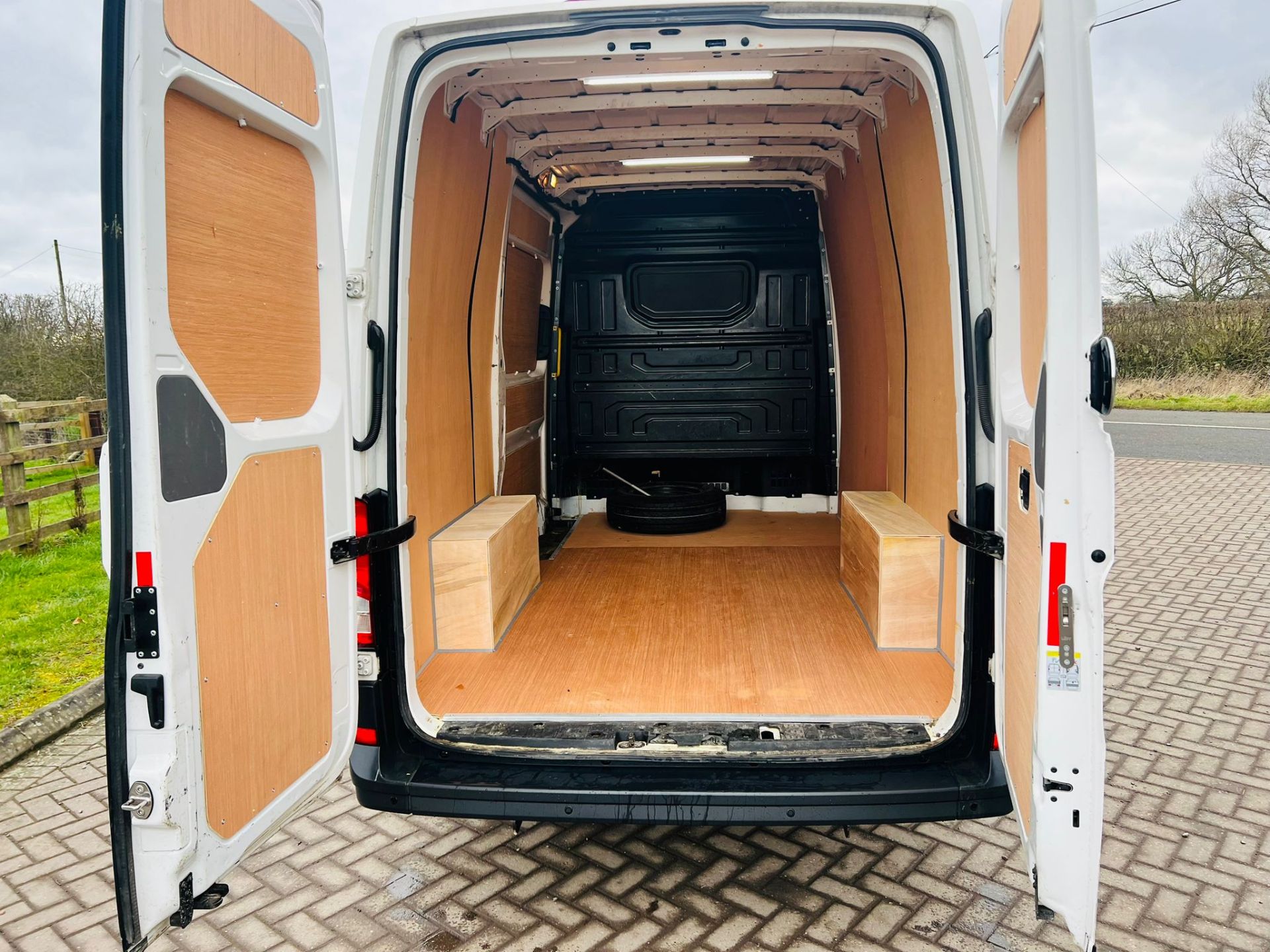 (RESERVE MET)Volkswagen Crafter CR35 2.0TDI "140"BHP Startline MWB - 2019 Year - 6 Speed - Image 6 of 15