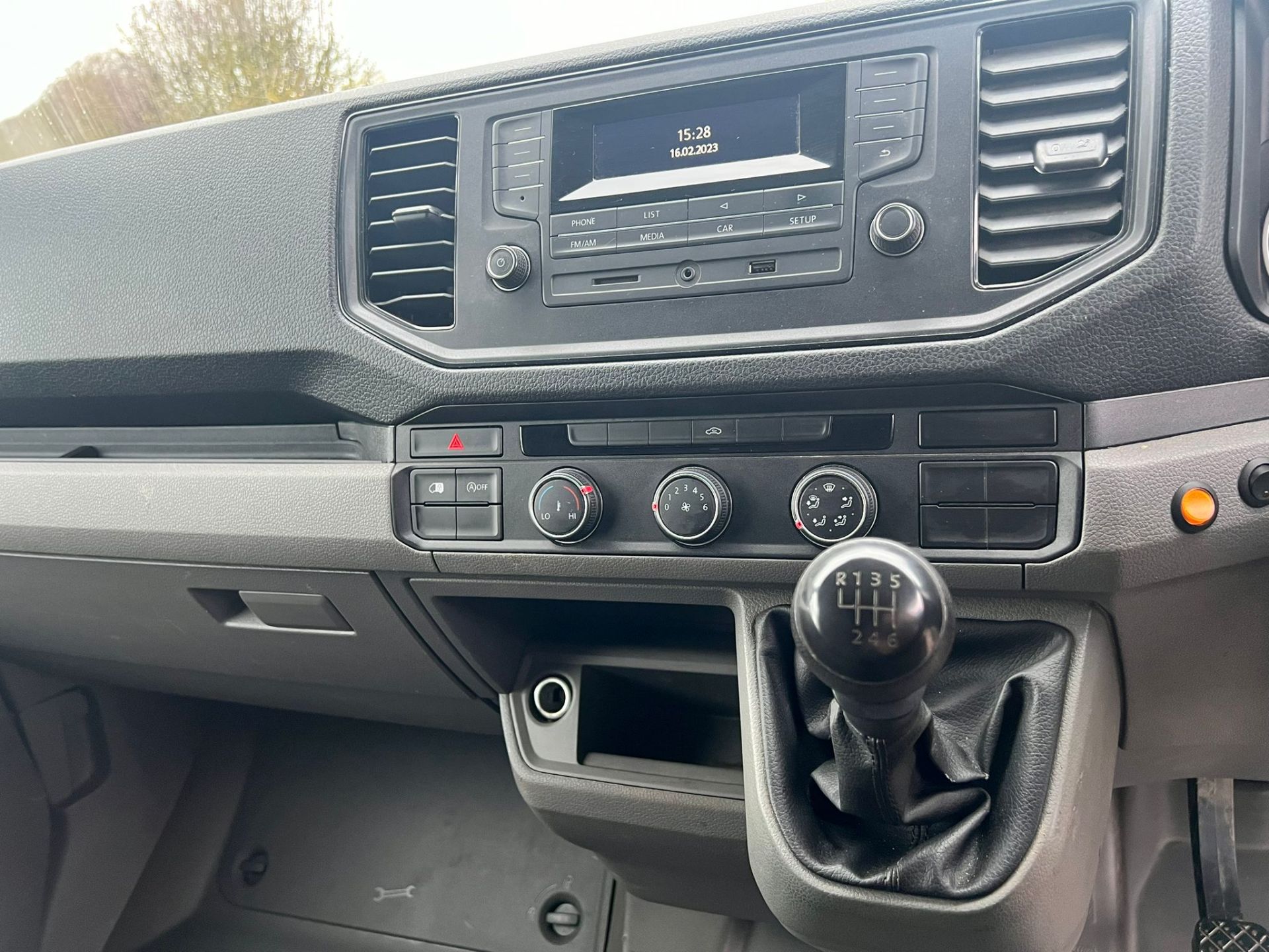 (RESERVE MET)Volkswagen Crafter CR35 2.0TDI "140"BHP Startline MWB - 2019 Year - 6 Speed - Image 14 of 15