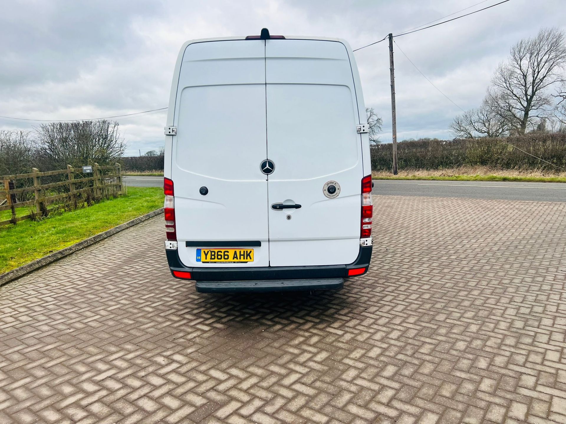 (Reserve Met) Mercedes Sprinter 314 CDI (RWD) LWB L3 H2 - 2017 Model - Service History - ULEZ Euro 6 - Image 7 of 17